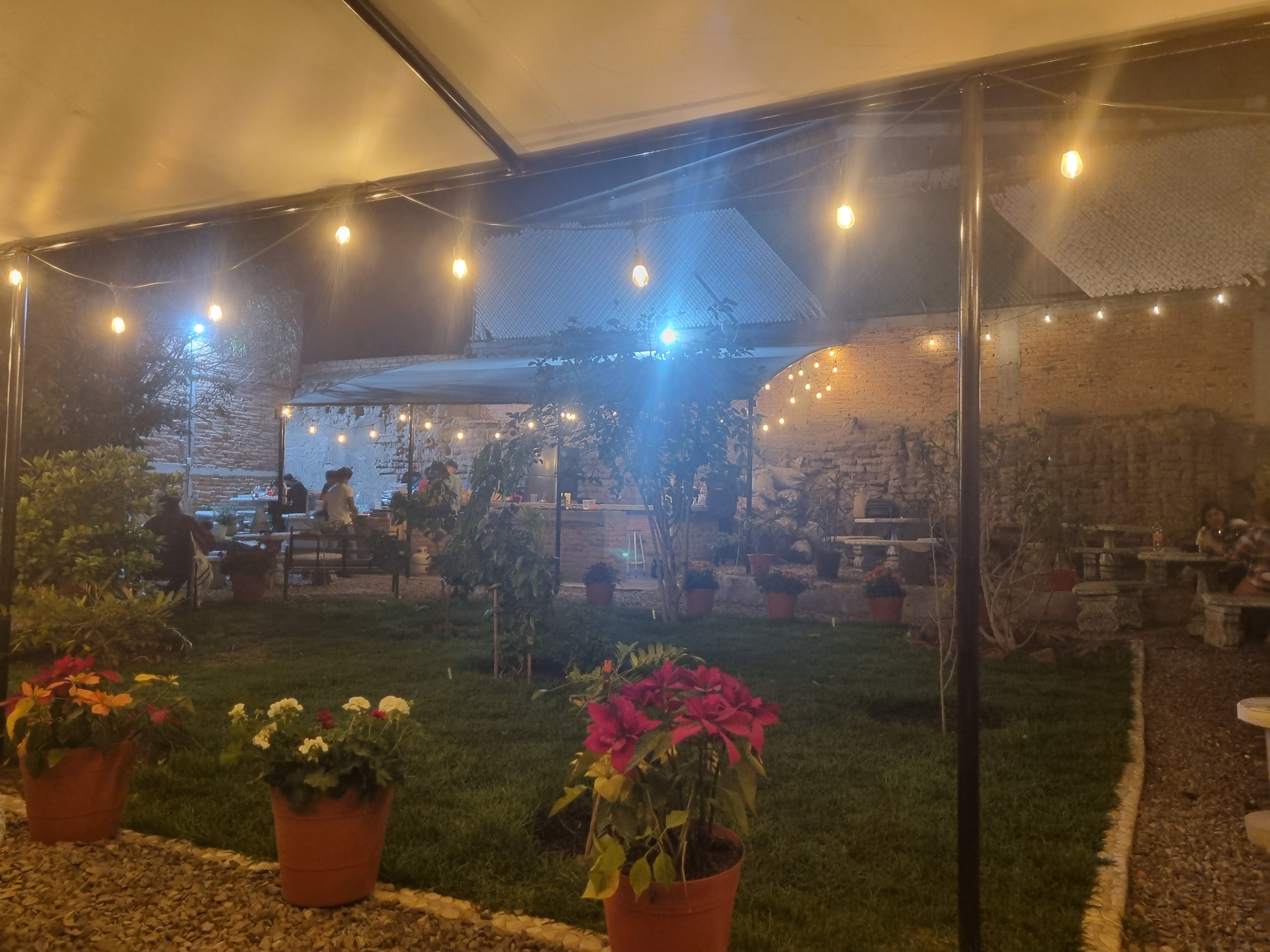 Los Chicahuales Polleria Y Marisqueria image 1