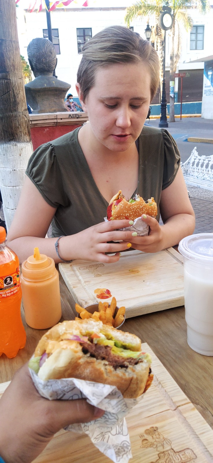 Don Burguer Jesús María image 5