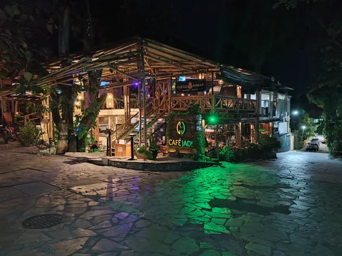 Café Jade image 7