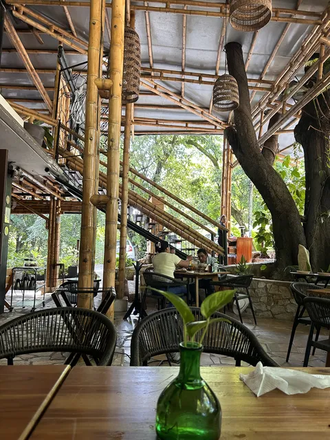 Café Jade image 8