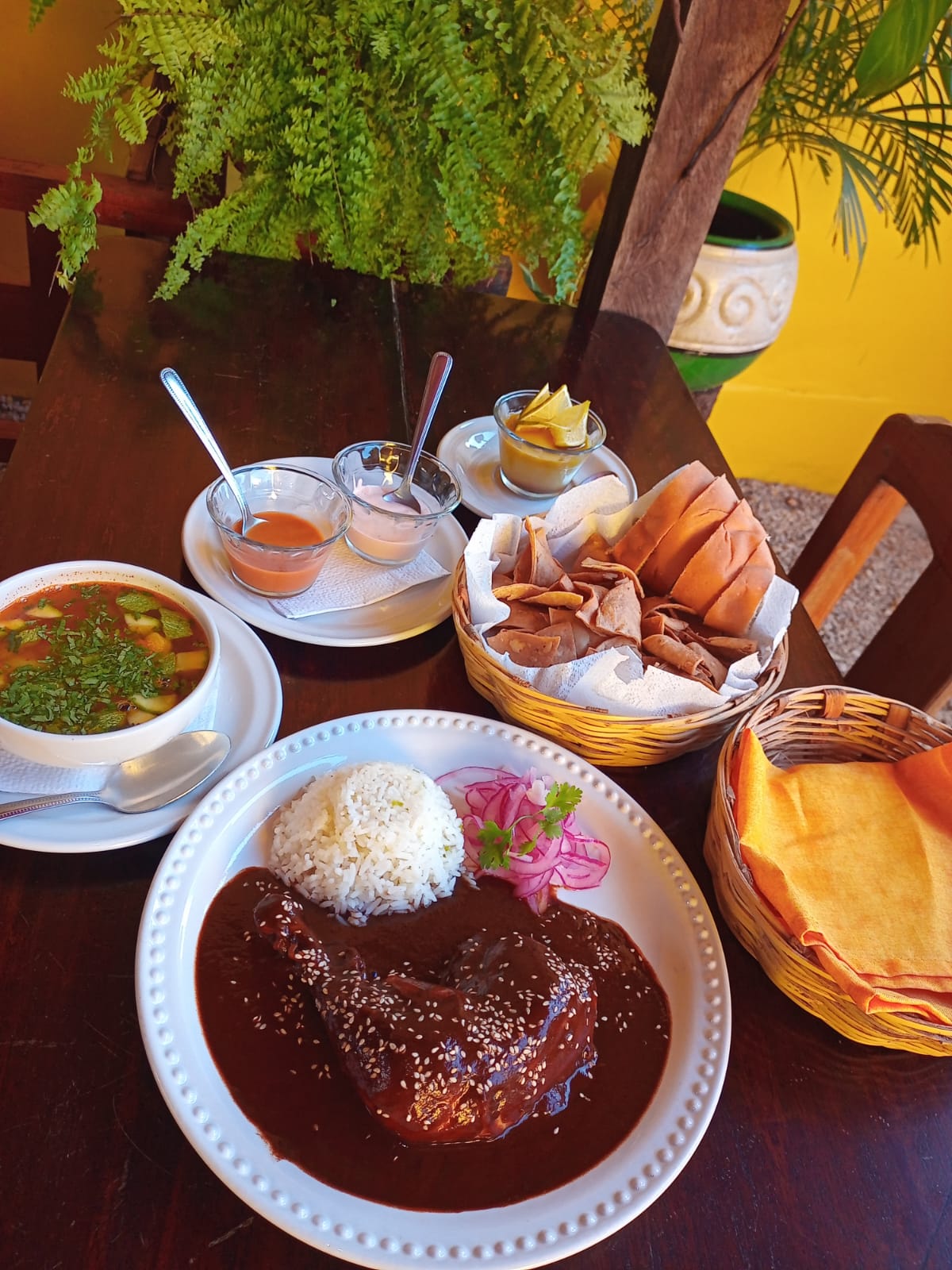 Helechos restaurantes image 1