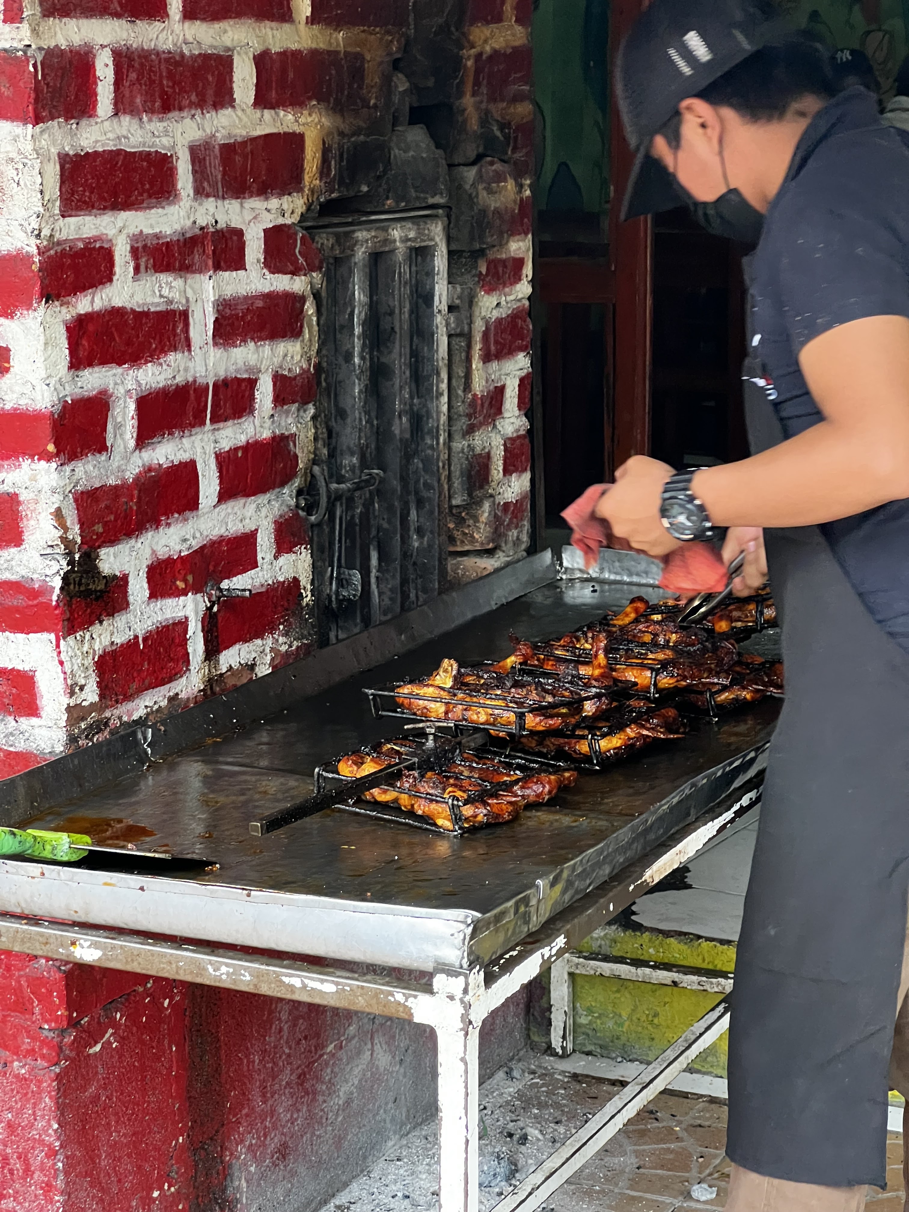 Pollos a la Leña image 3