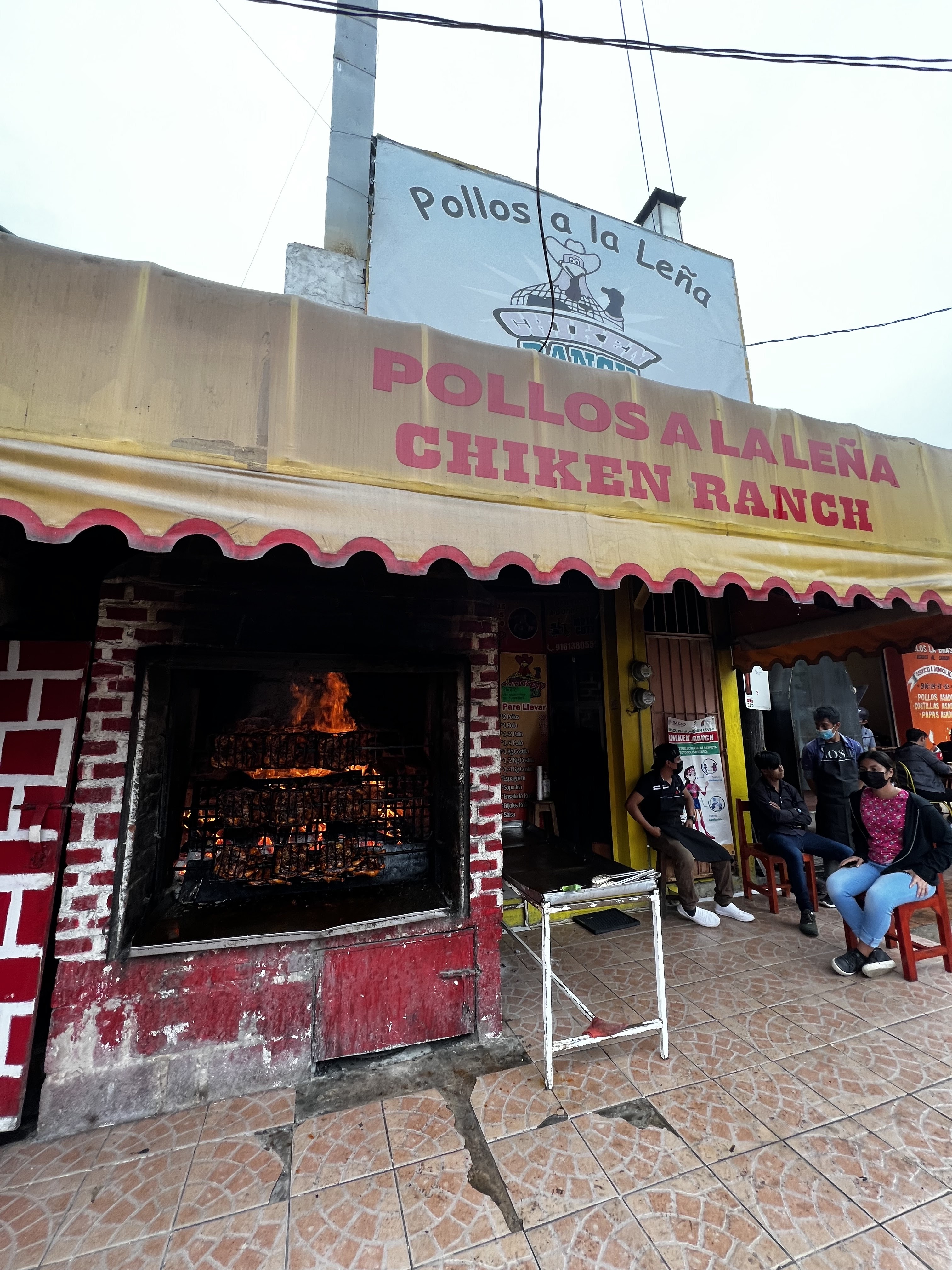 Pollos a la Leña image 5