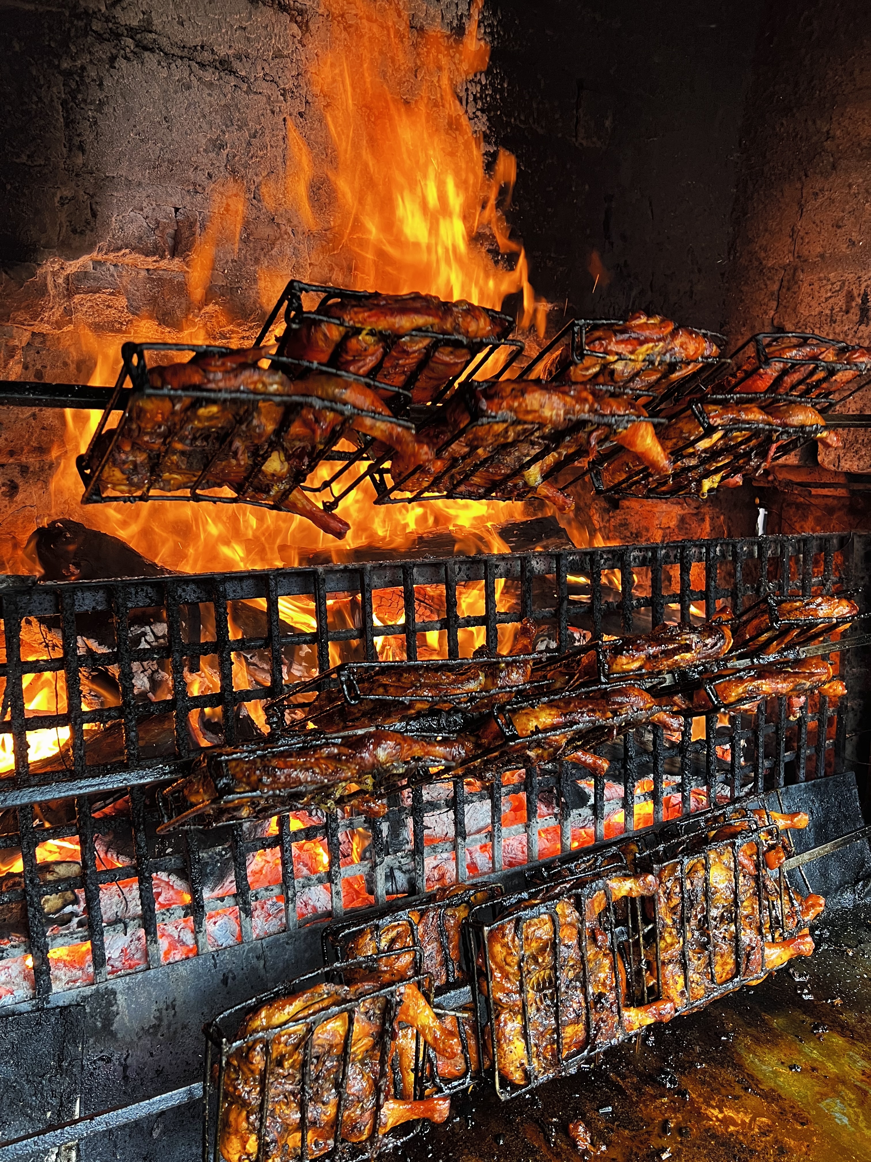 Pollos a la Leña image 6