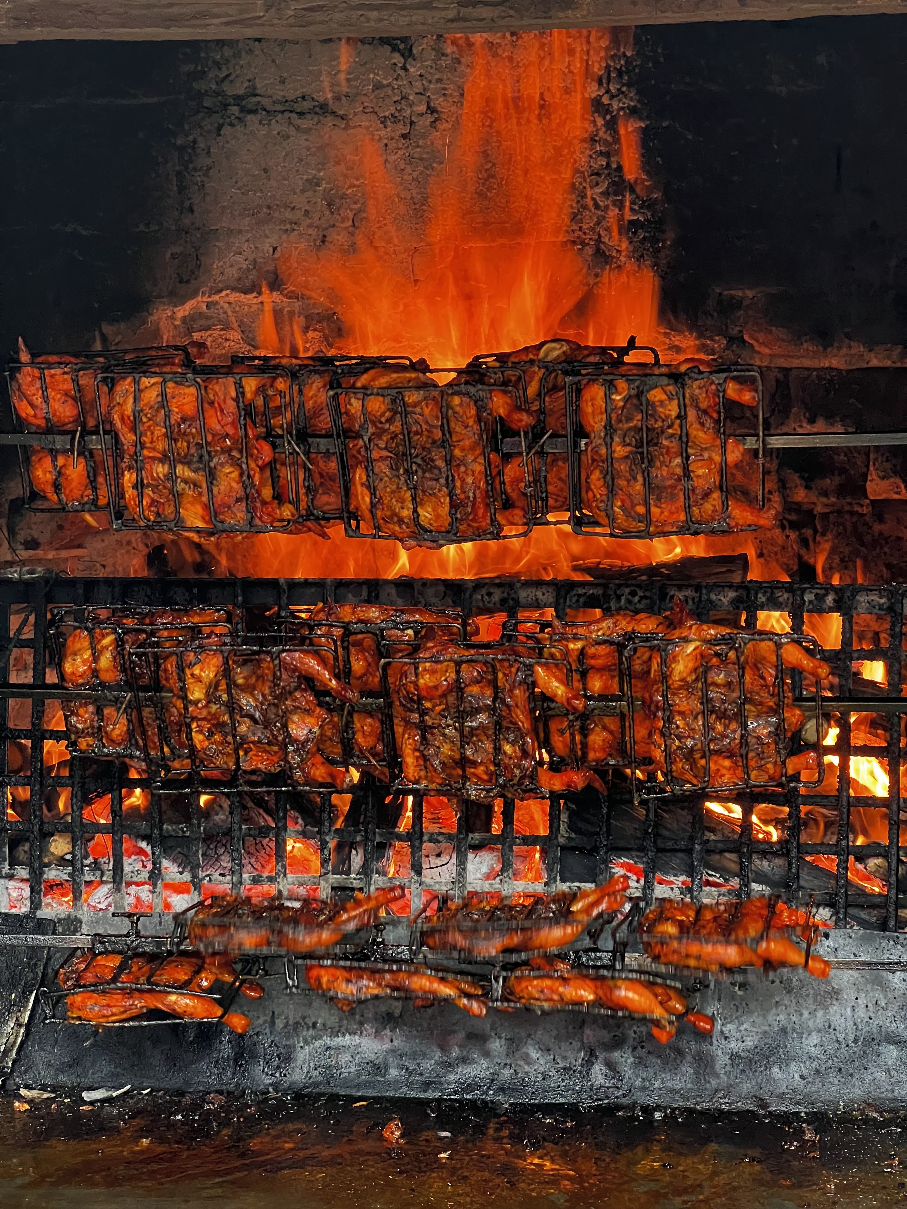 Pollos a la Leña image 7