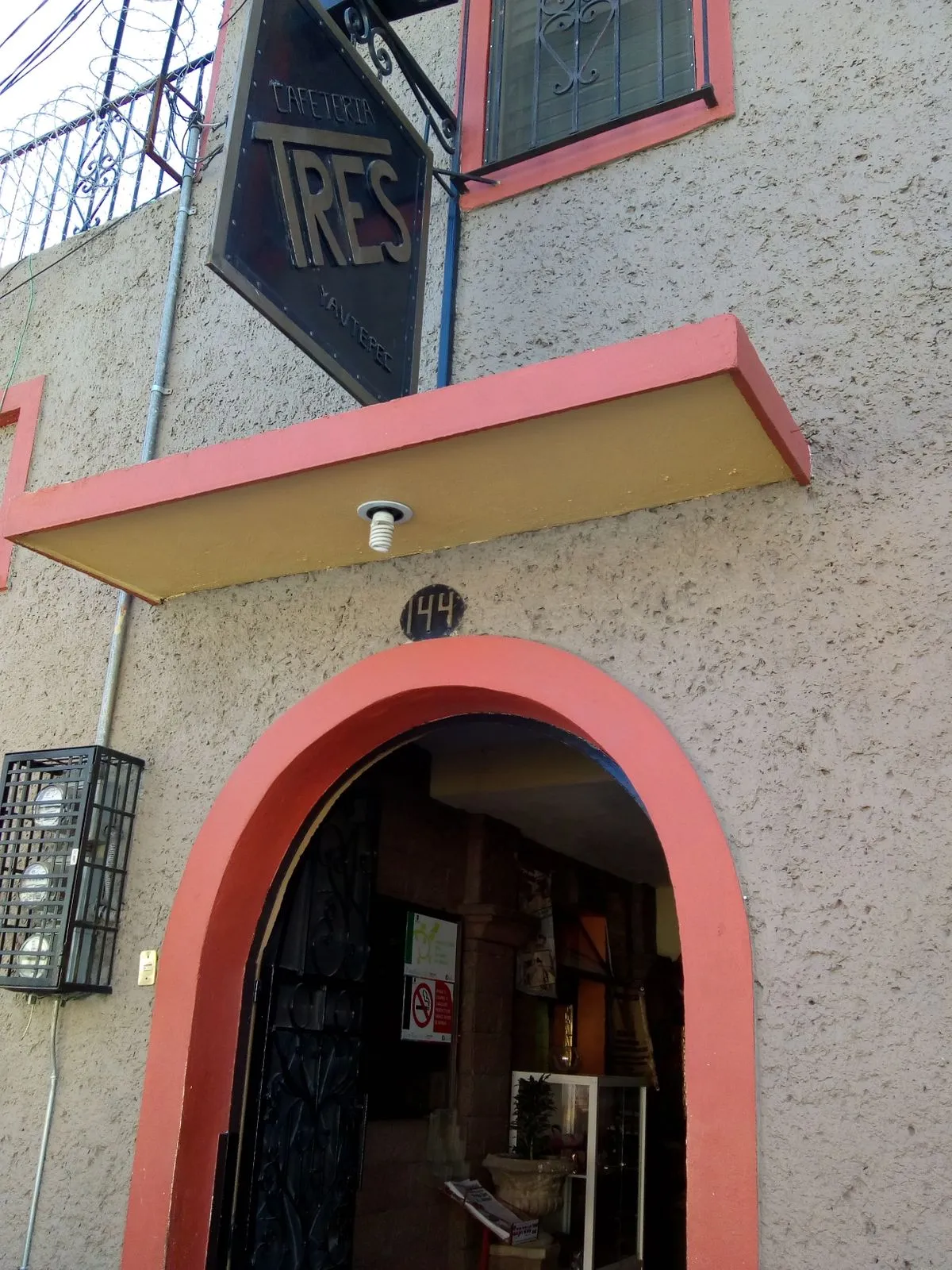 Cafetería tres image 1