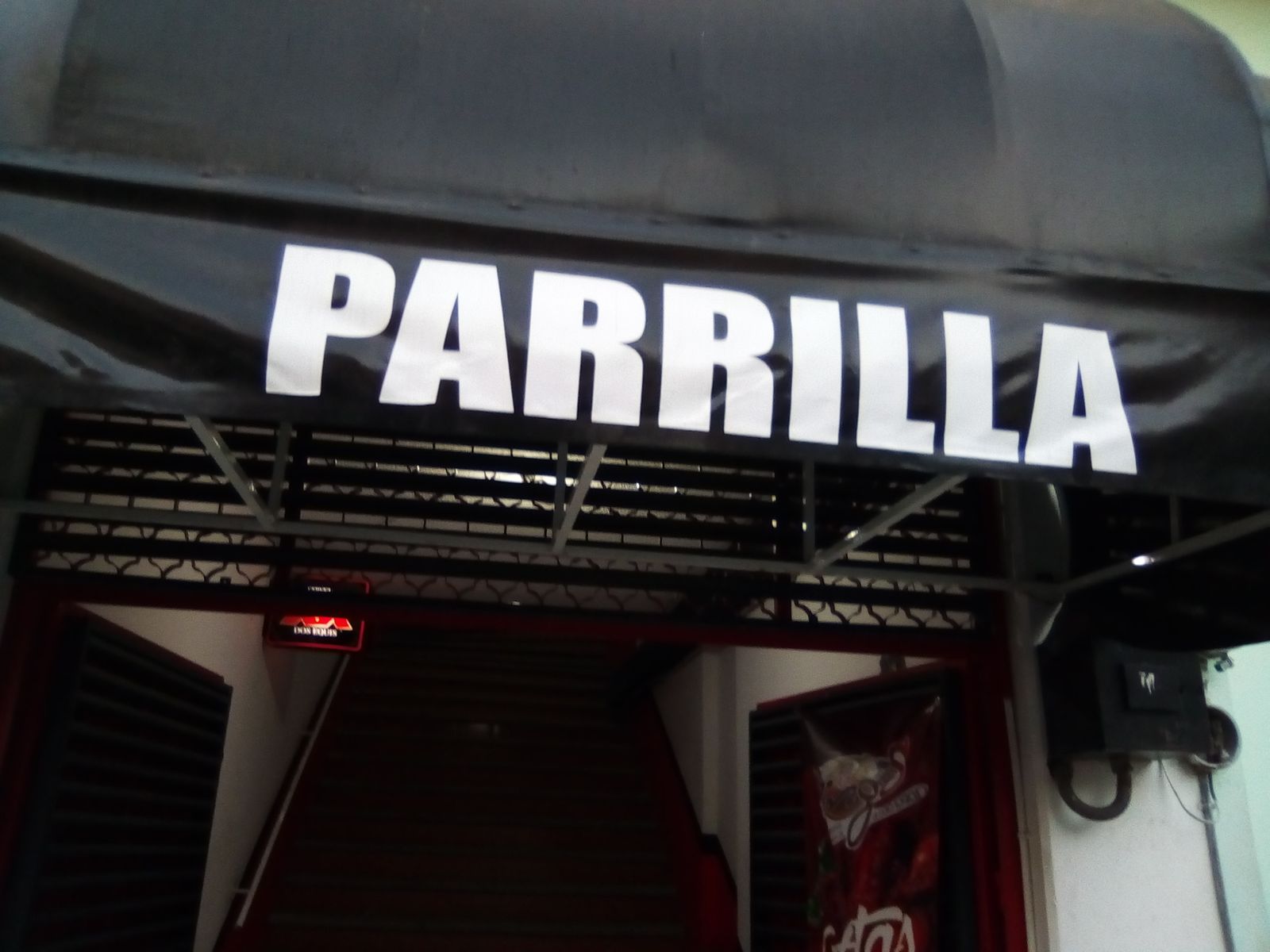 Wings parrilla casual image 1