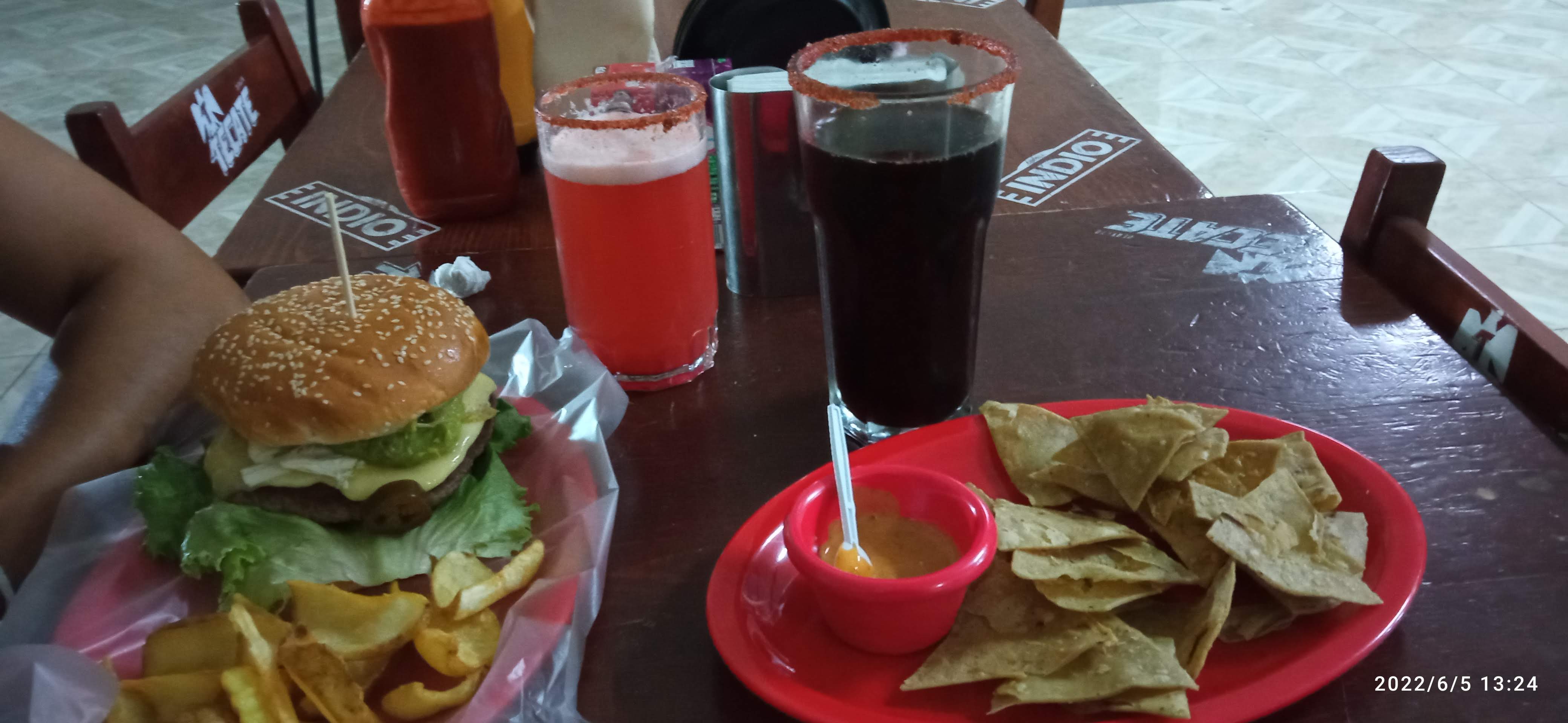 Wings parrilla casual image 3