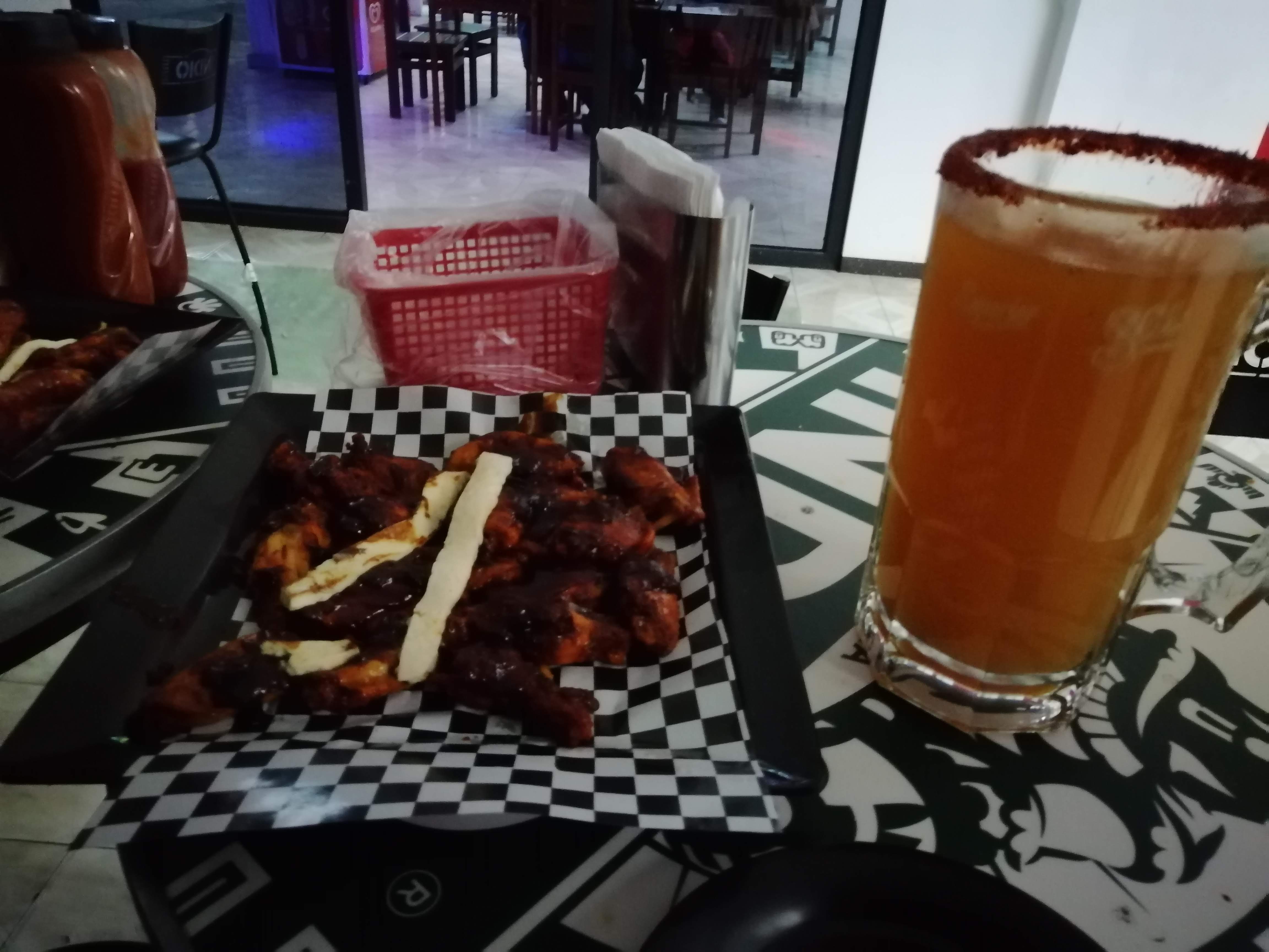 Wings parrilla casual image 6