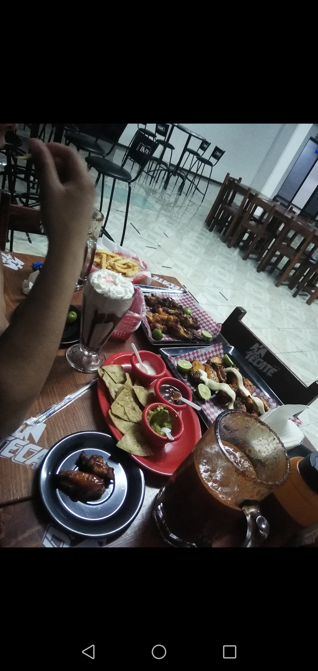 Wings parrilla casual image 10