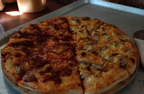 Pizzería image 3