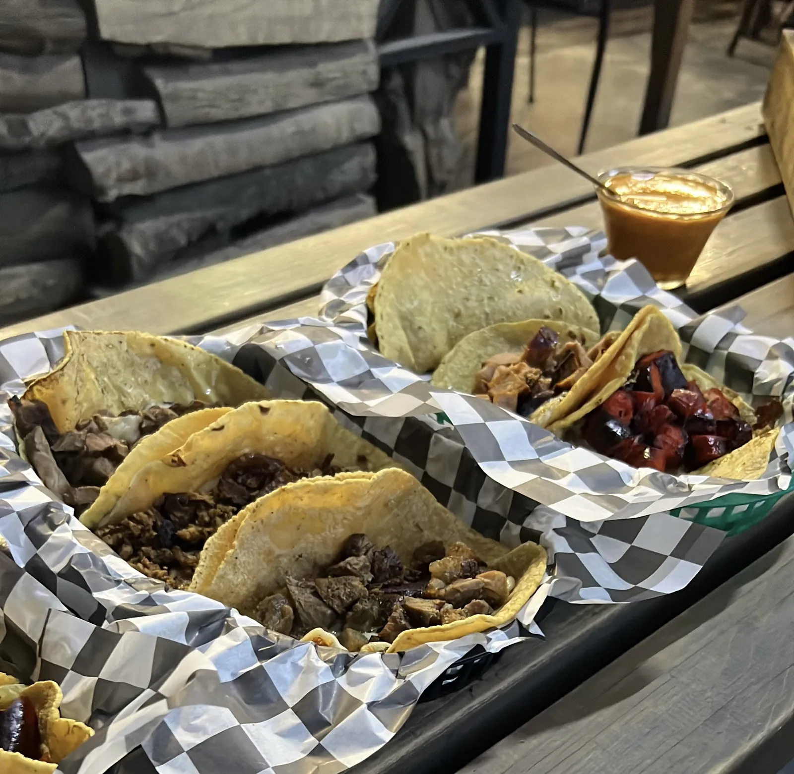 Tacos de cortes asados al carbón Victoria Sucursal Puerto Interior image 2