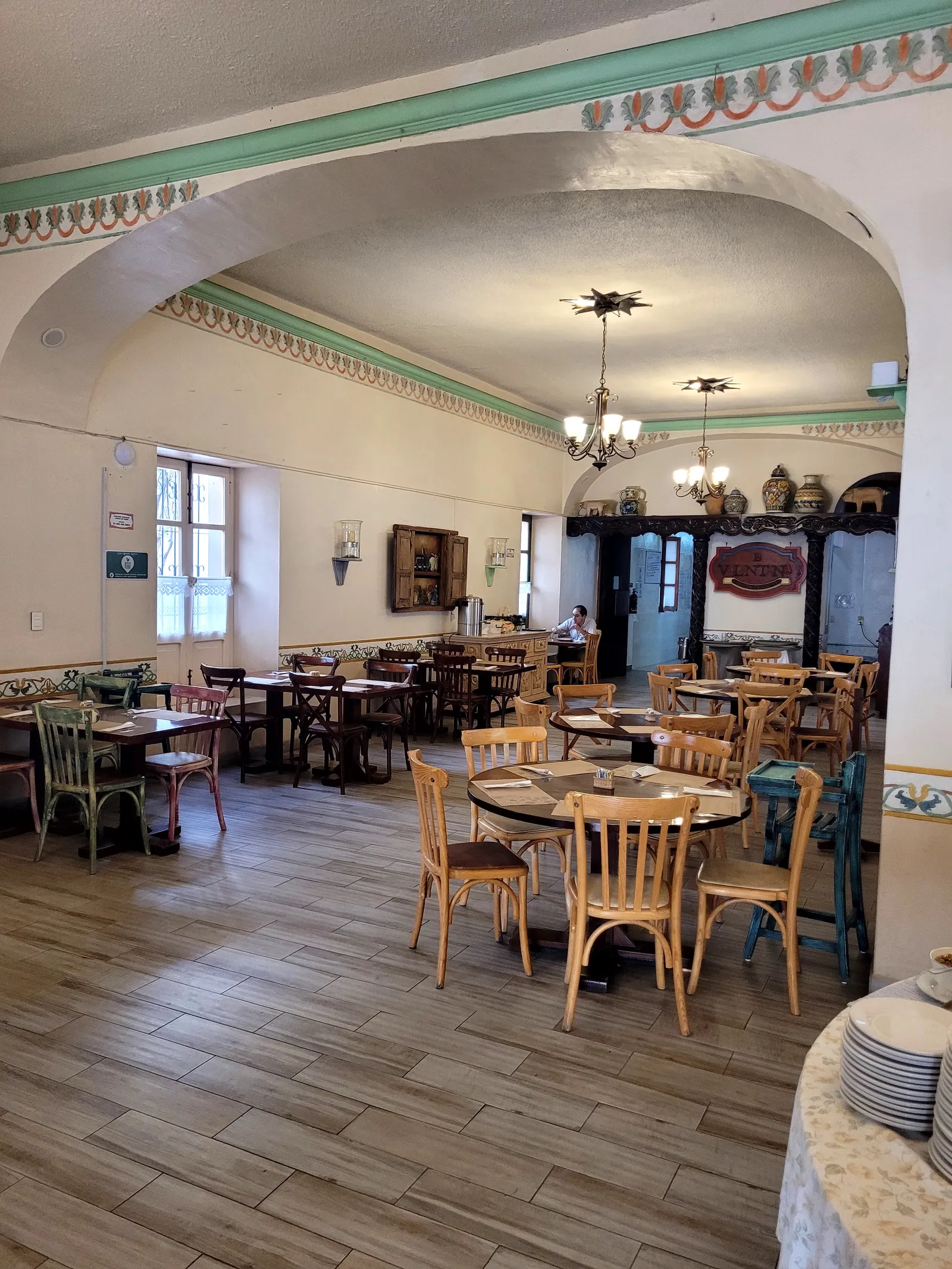 La valentina restaurante bar image 4