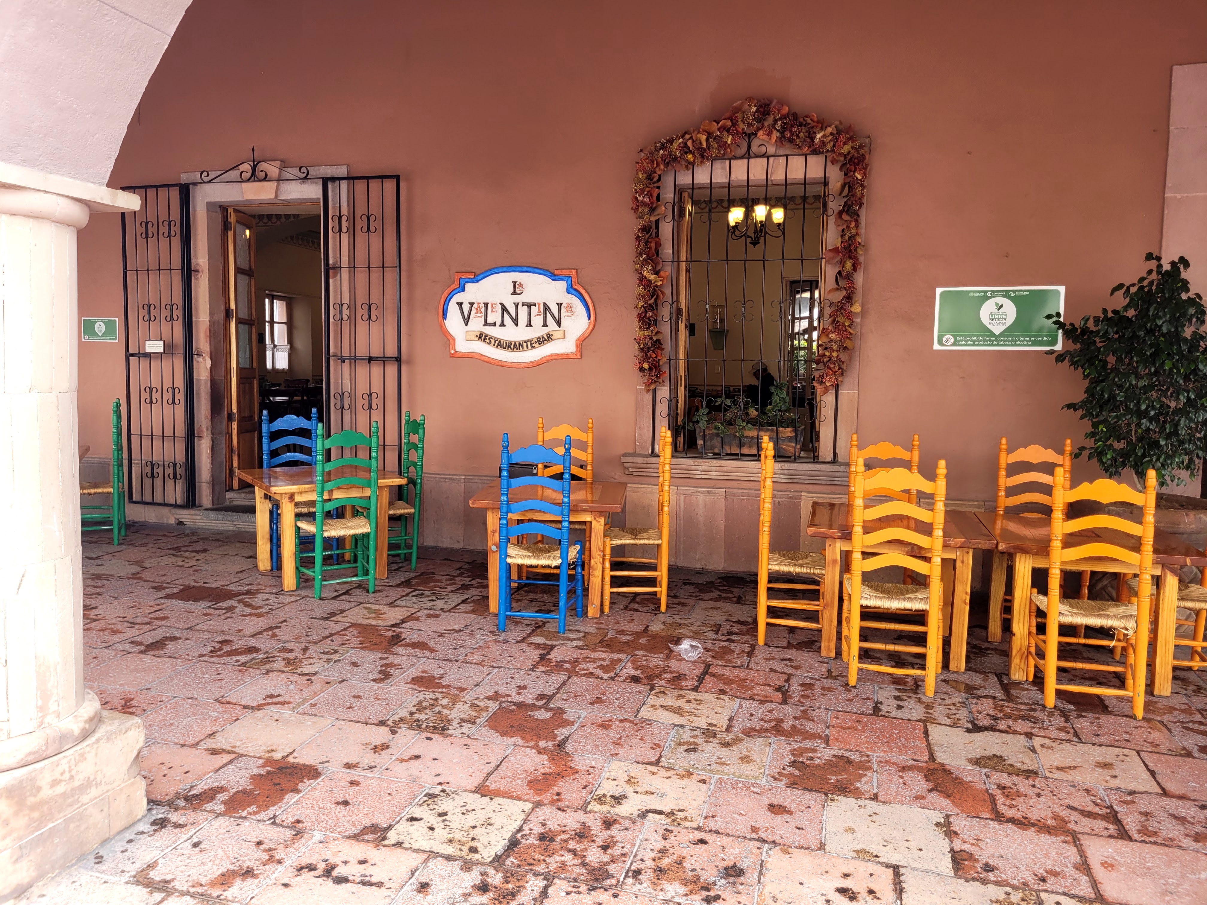 La valentina restaurante bar image 5