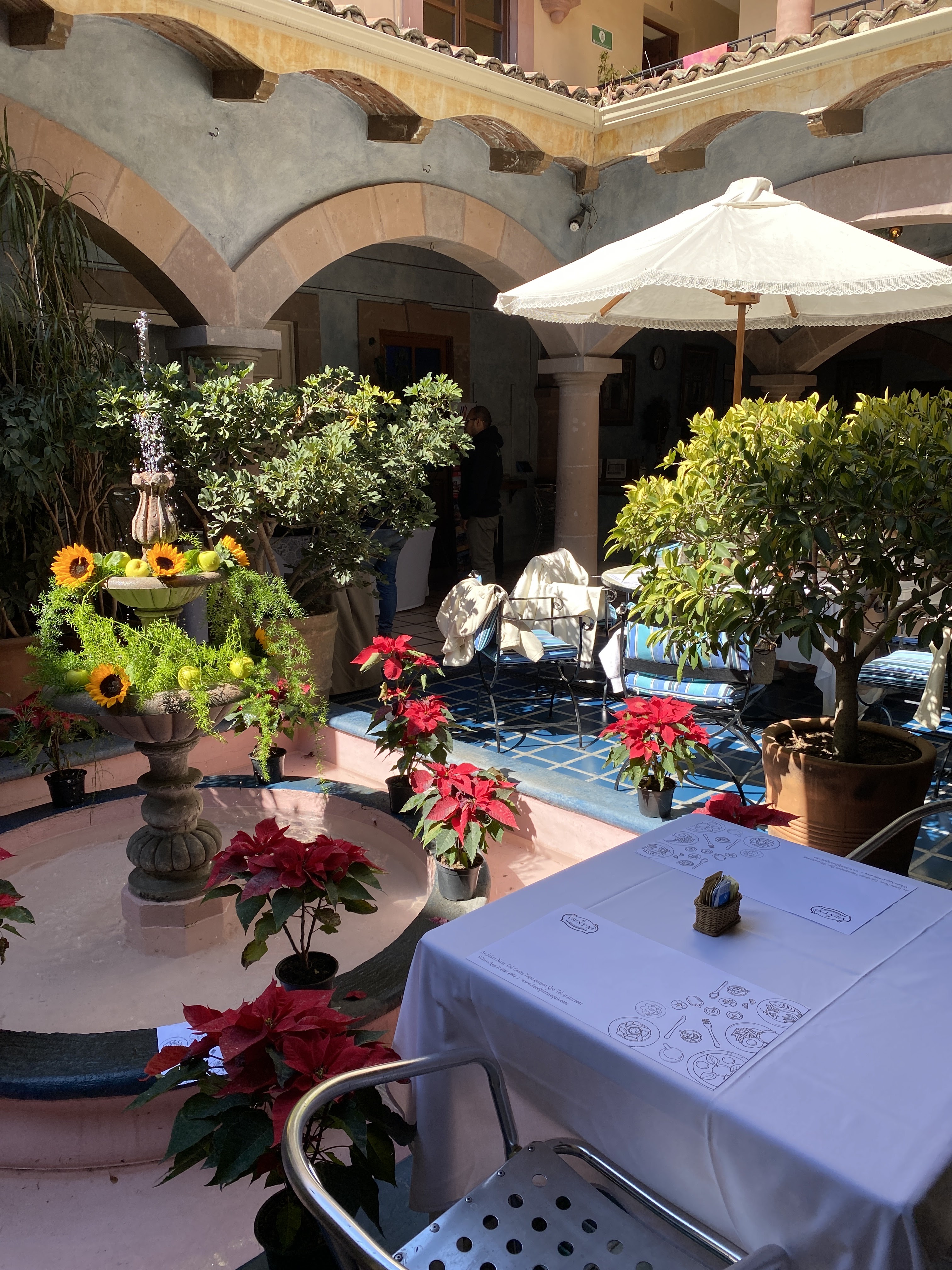 La valentina restaurante bar image 7