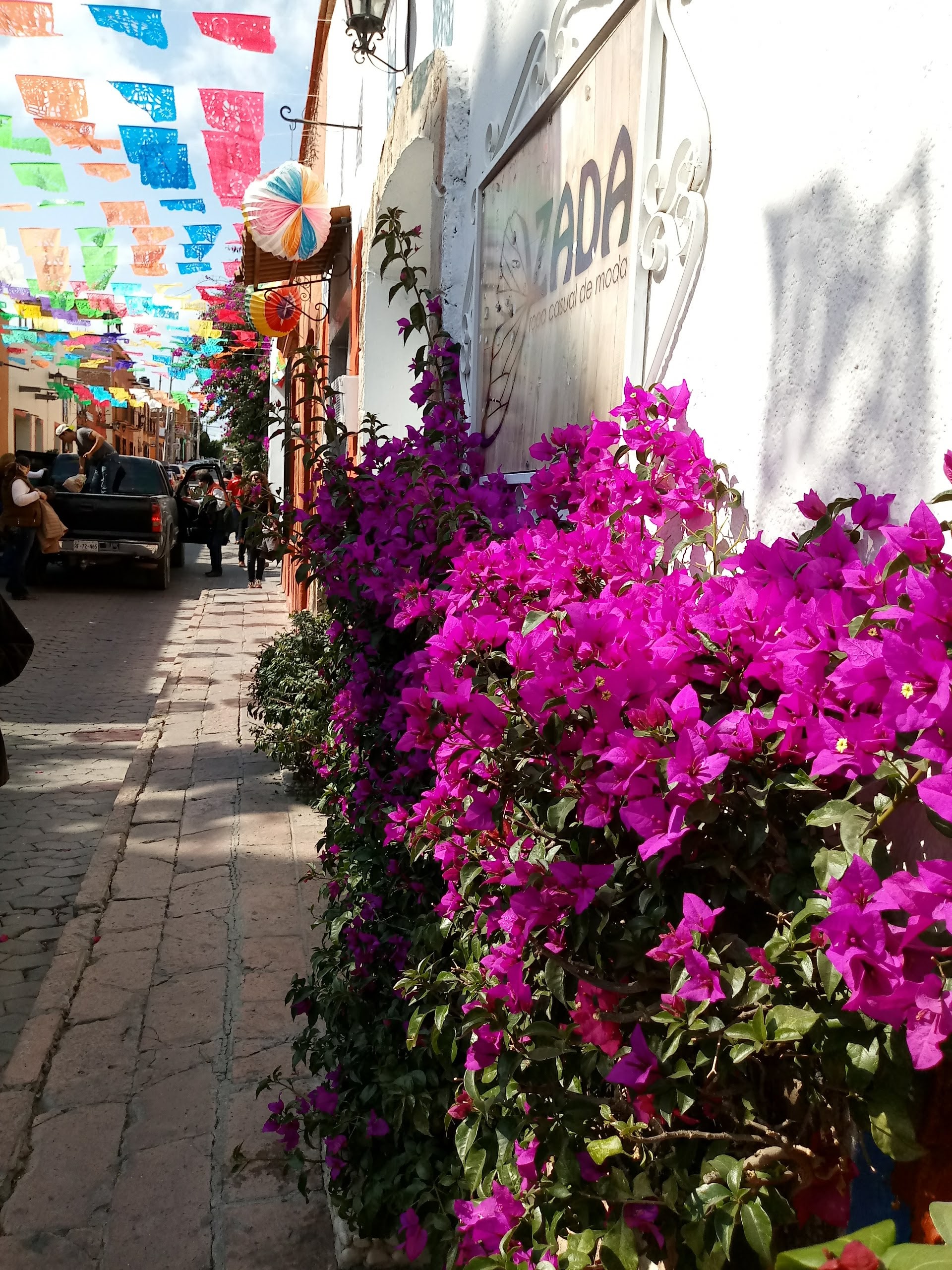 La valentina restaurante bar image 9