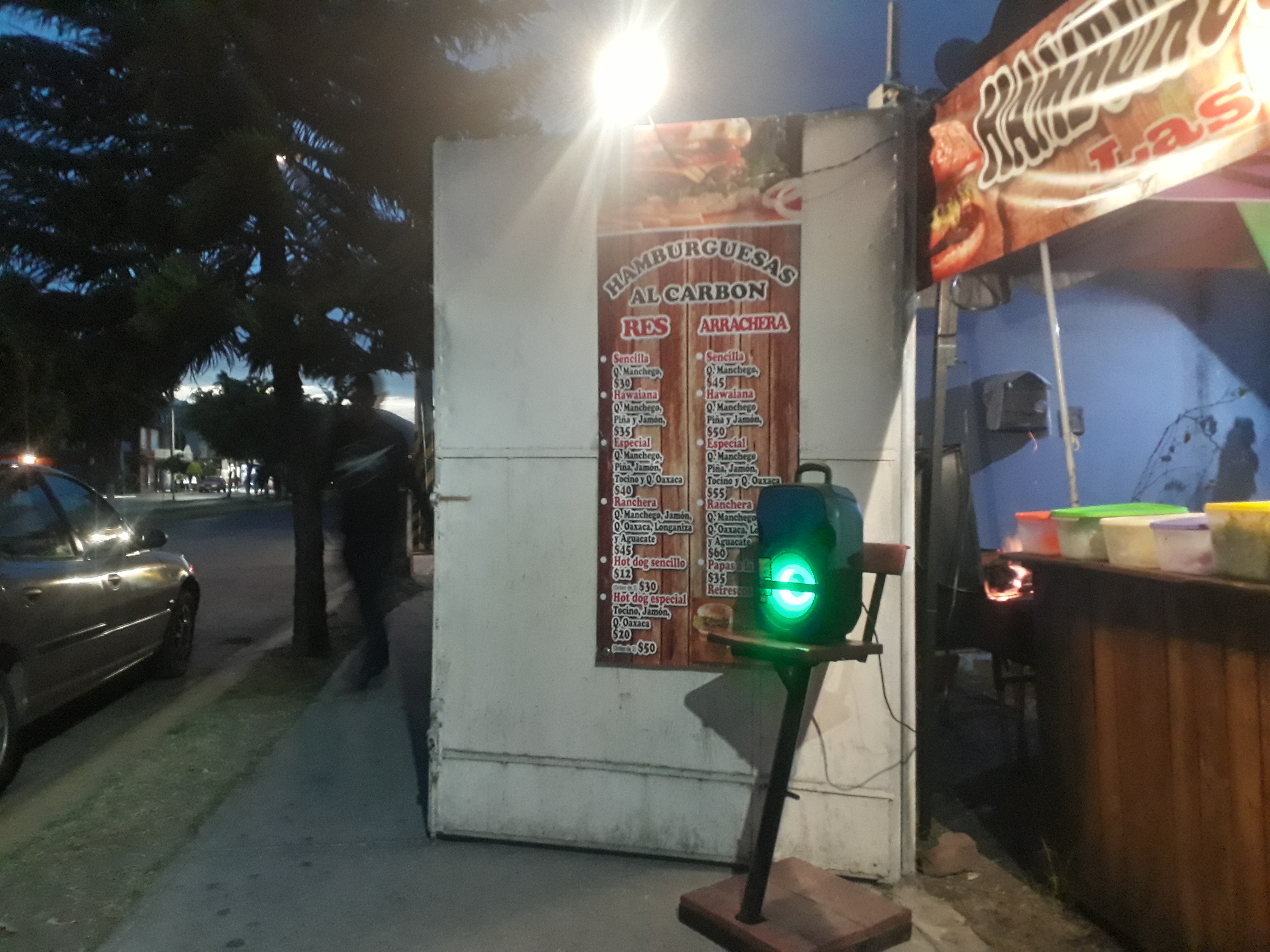 HAMBURGUESAS AL CARBÓN image 7