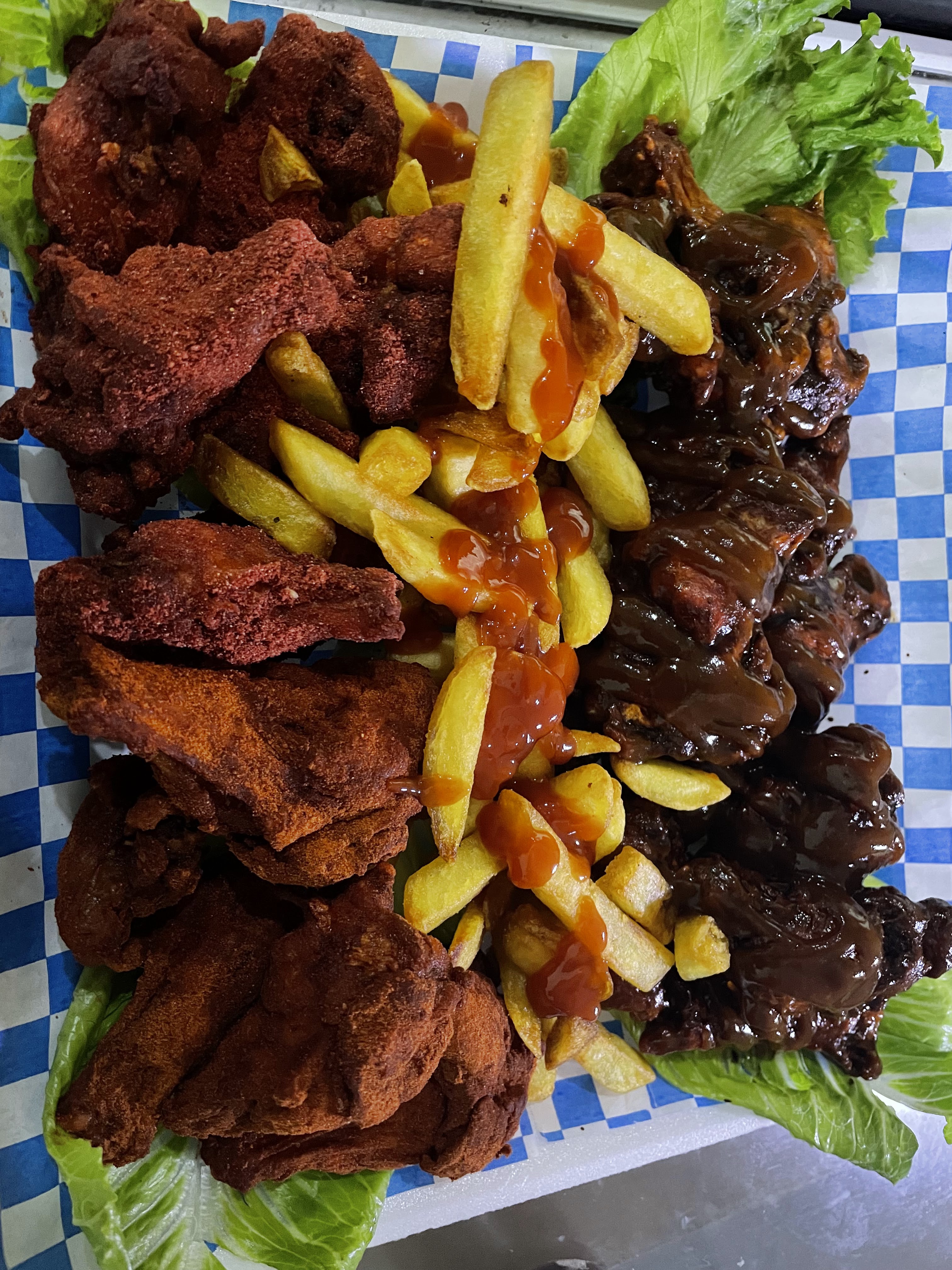 Mariscos y Alitas "LOS PLEBES" image 3