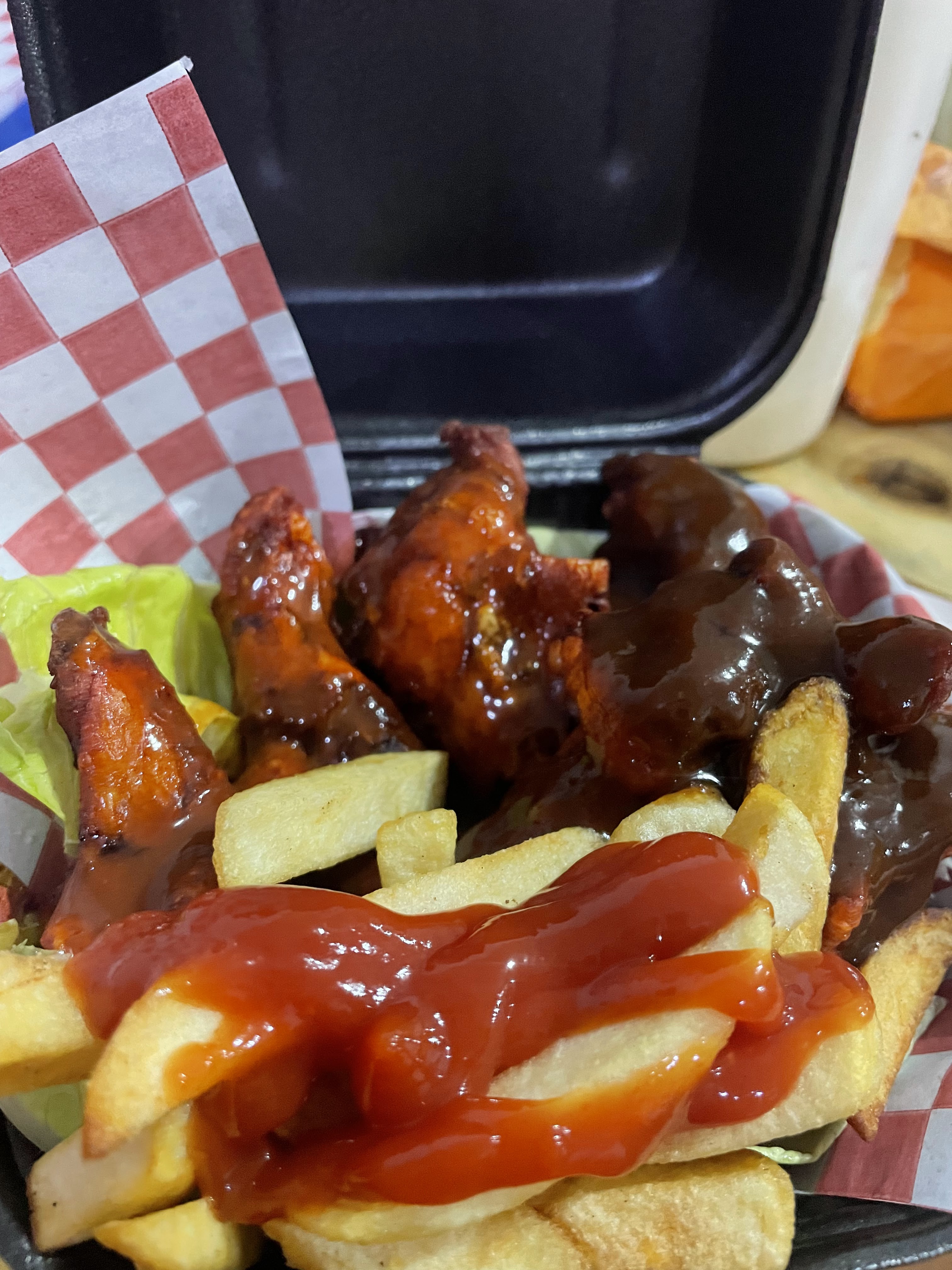 Mariscos y Alitas "LOS PLEBES" image 4