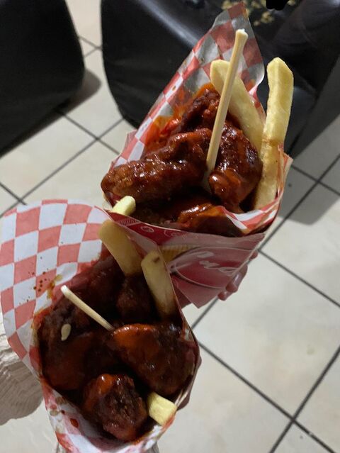 Santo pato miches & snacks image 2