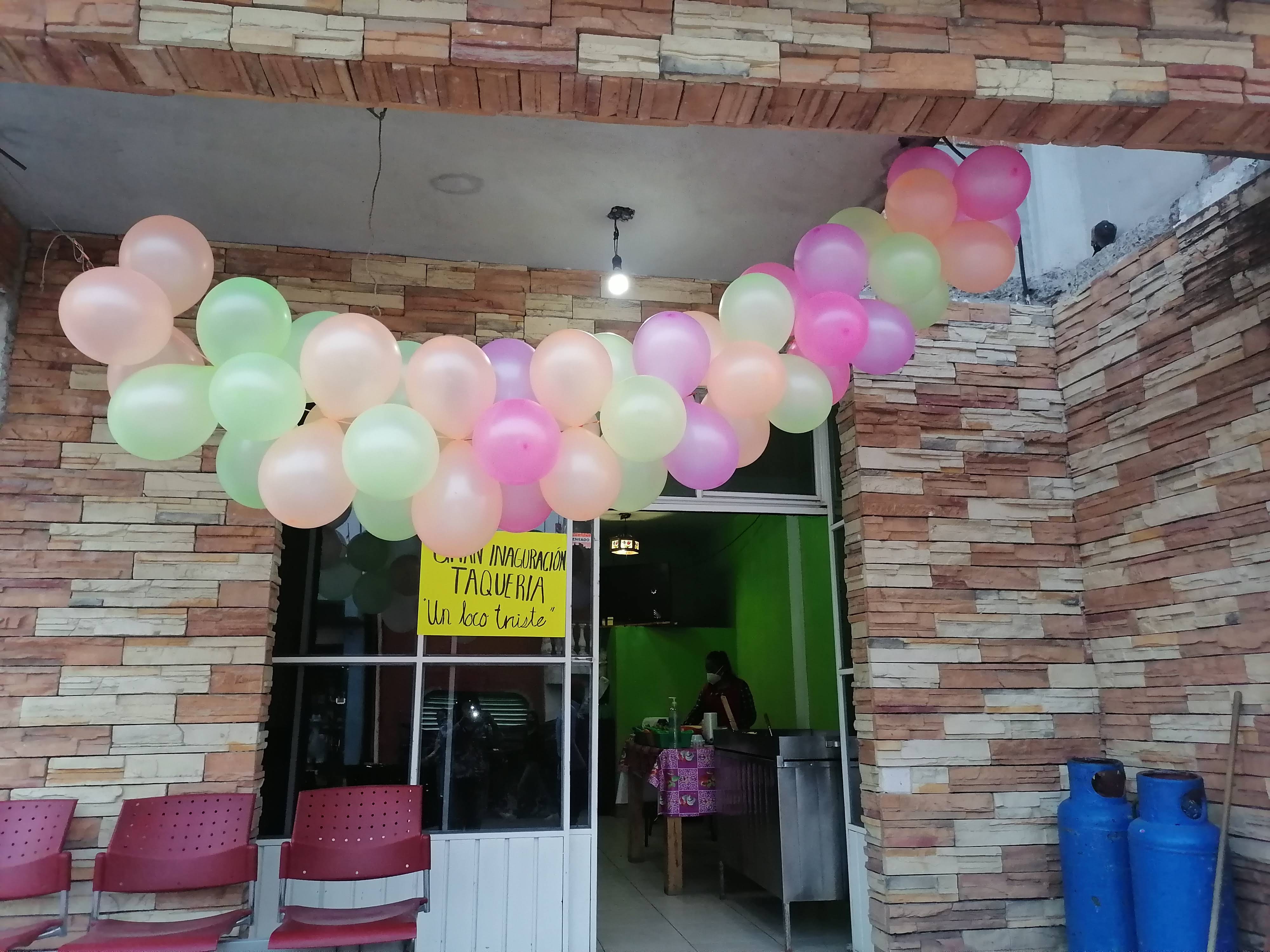 Taquería "Un loco triste" image 1