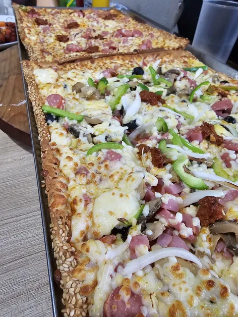 Taz Pizza image 3