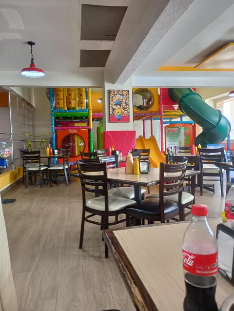 Taz Pizza image 6