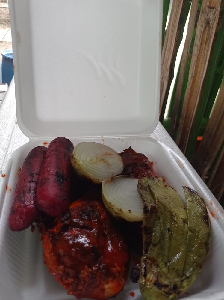 Pollos Asados "El Portón" image 6