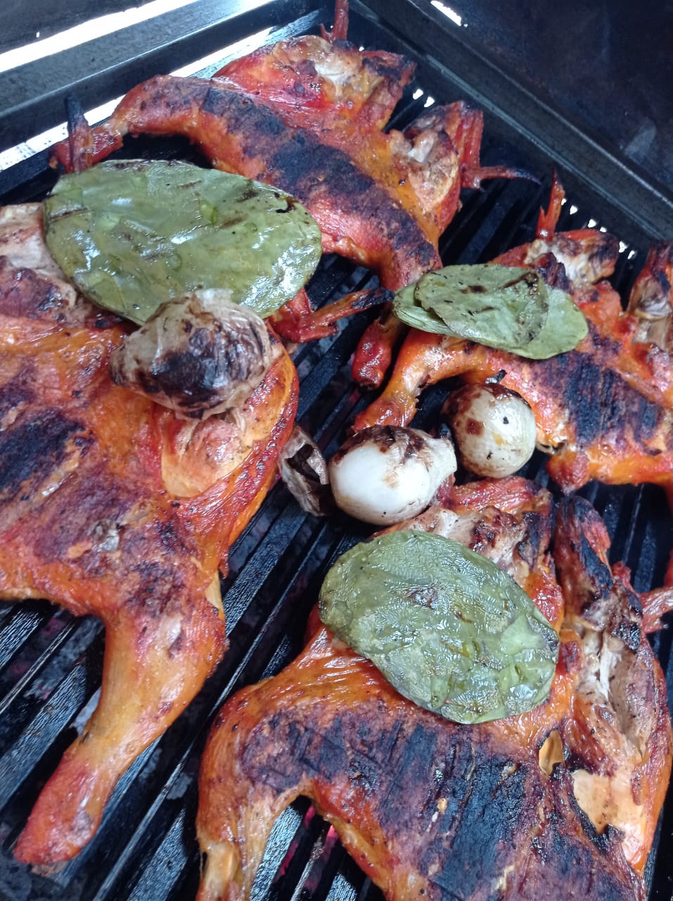 Pollos Asados "El Portón" image 10