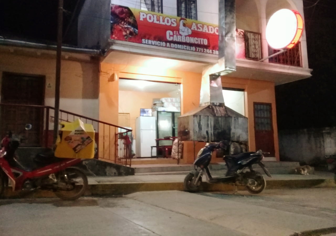 Pollos Asados Al Carbón "El Carboncito" image 1