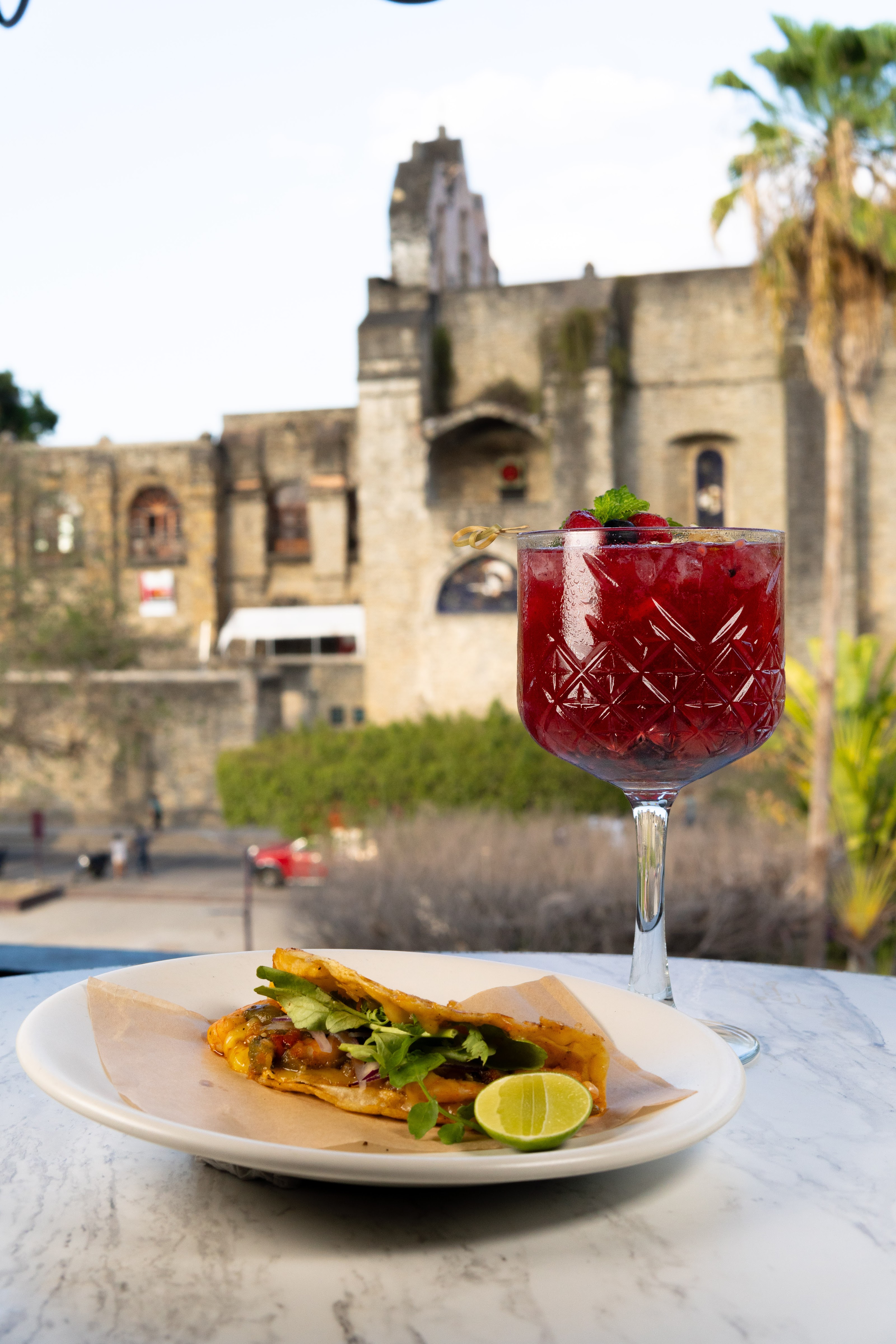 Cuatro Cuatros Botanero image 2