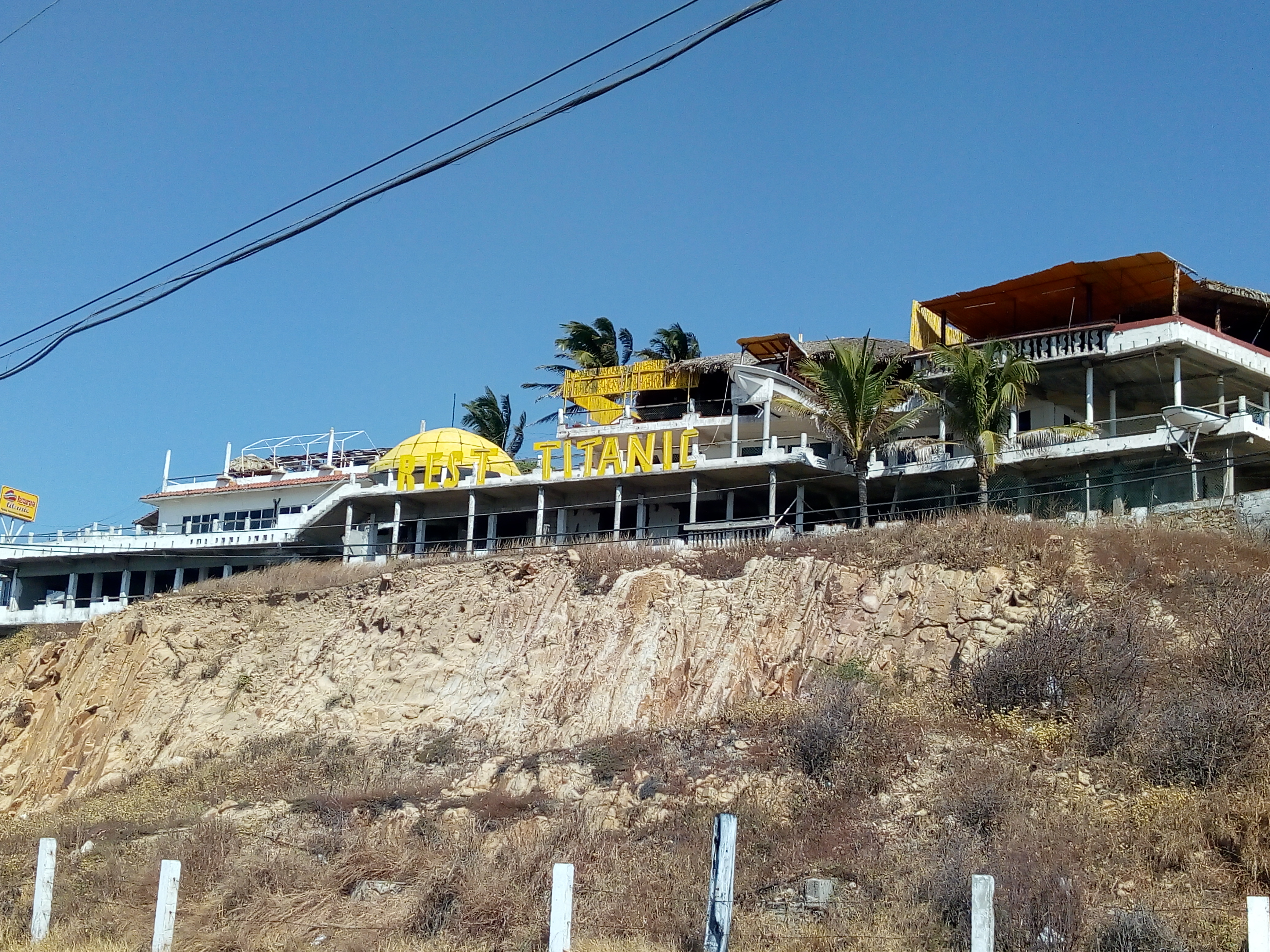 Restaurante Familiar TITANIC image 7