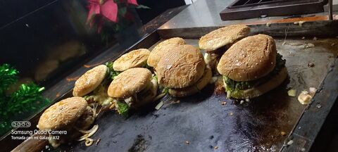 Santa Burgers Hgo. image 8