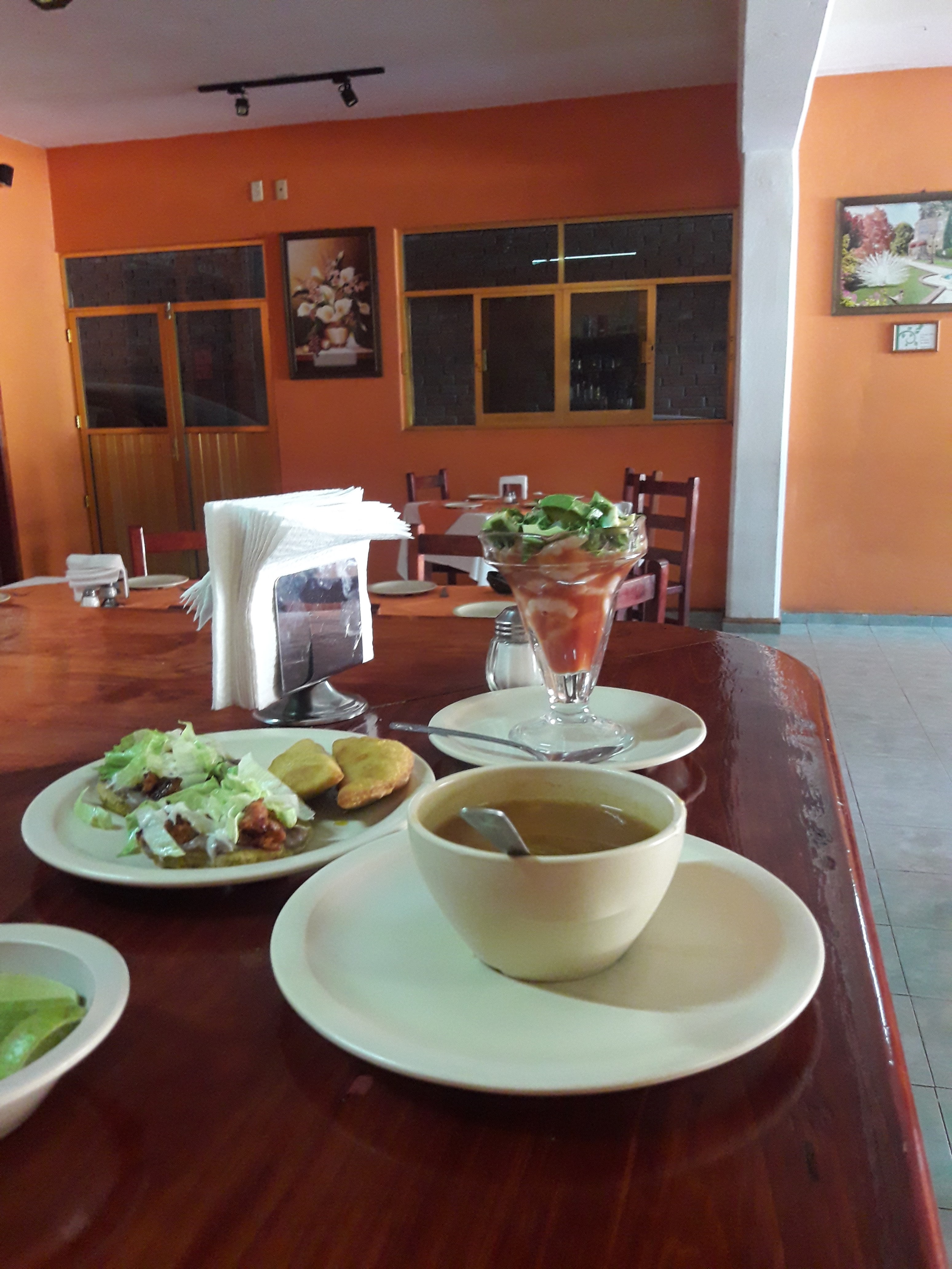 Lepanto restaurante-bar familiar image 10