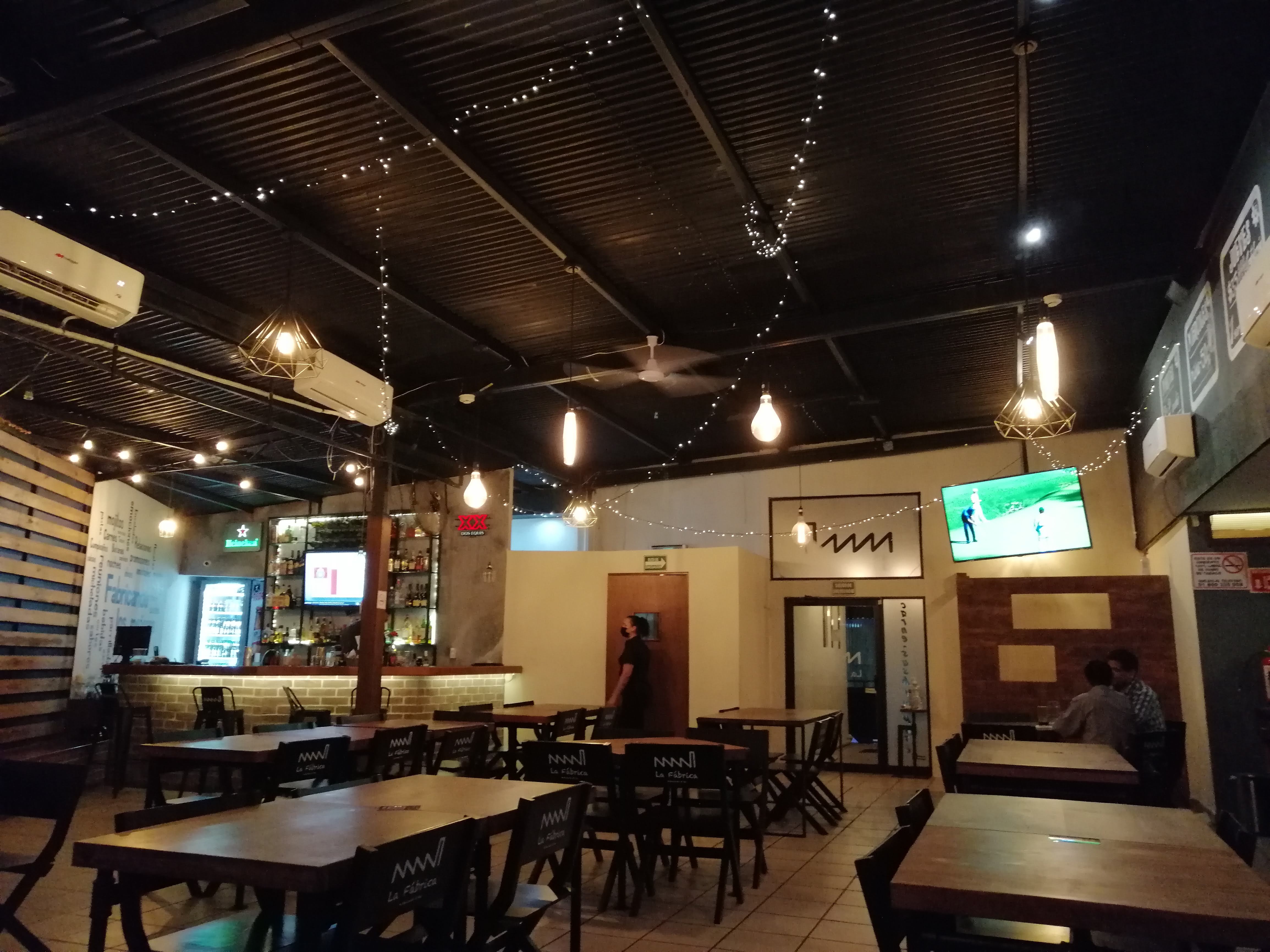 La Fábrica Restaurante & Bar image 4