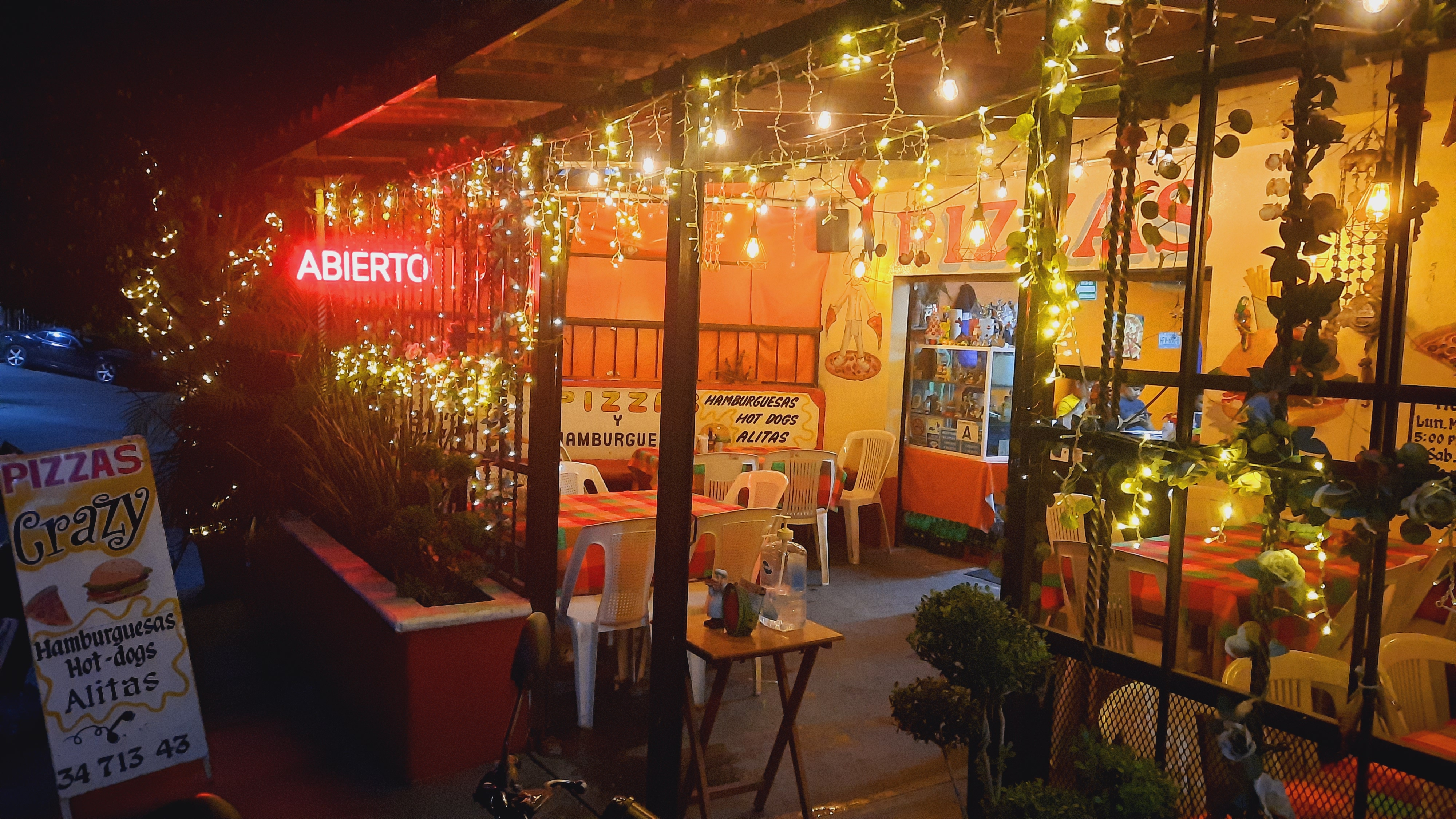 Crazy Pizzas image 3