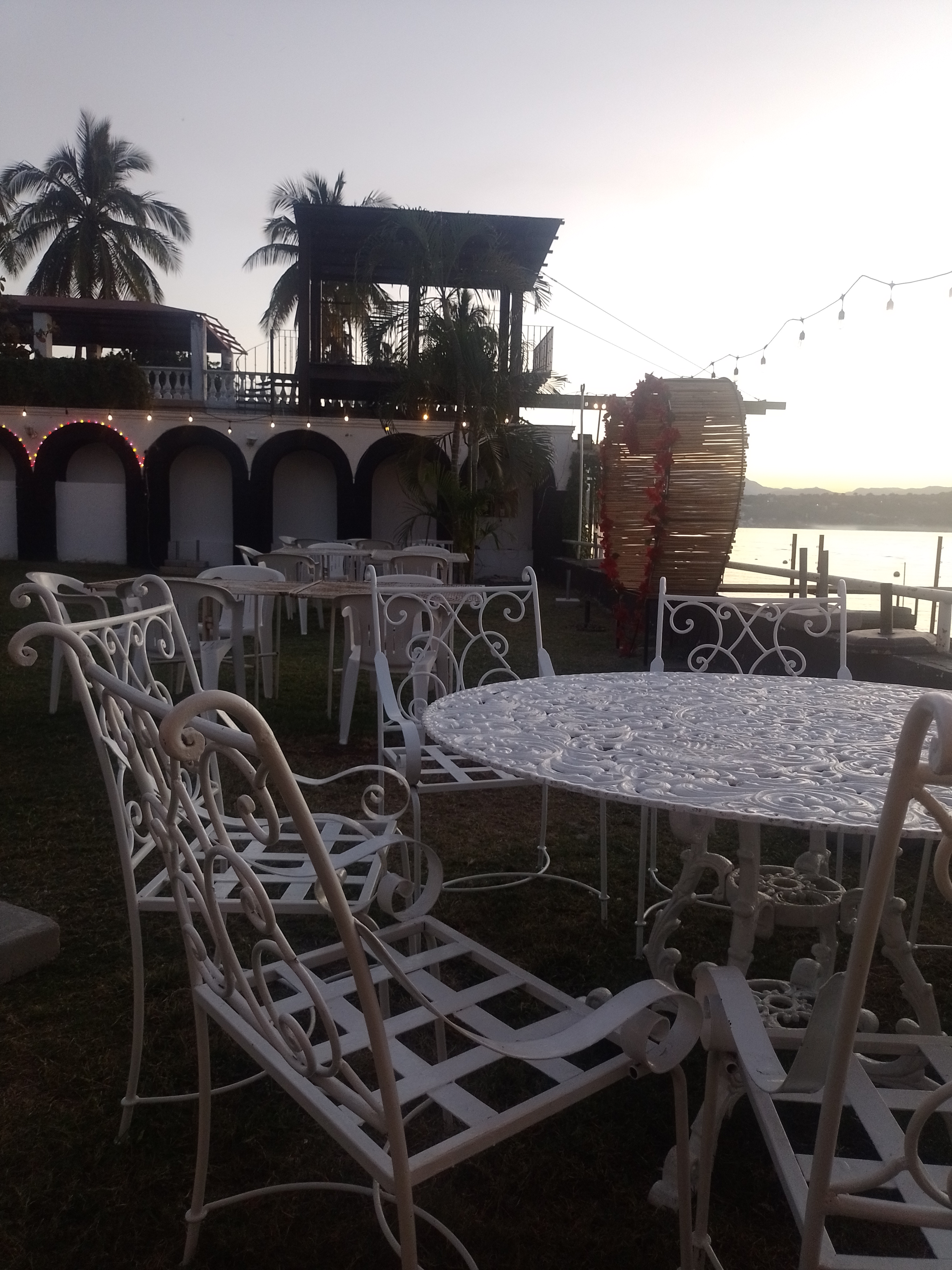 Restaurante La Patrona de Carnes y Mariscos Teques image 1