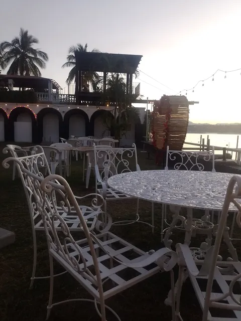 Restaurante La Patrona de Carnes y Mariscos Teques image 1