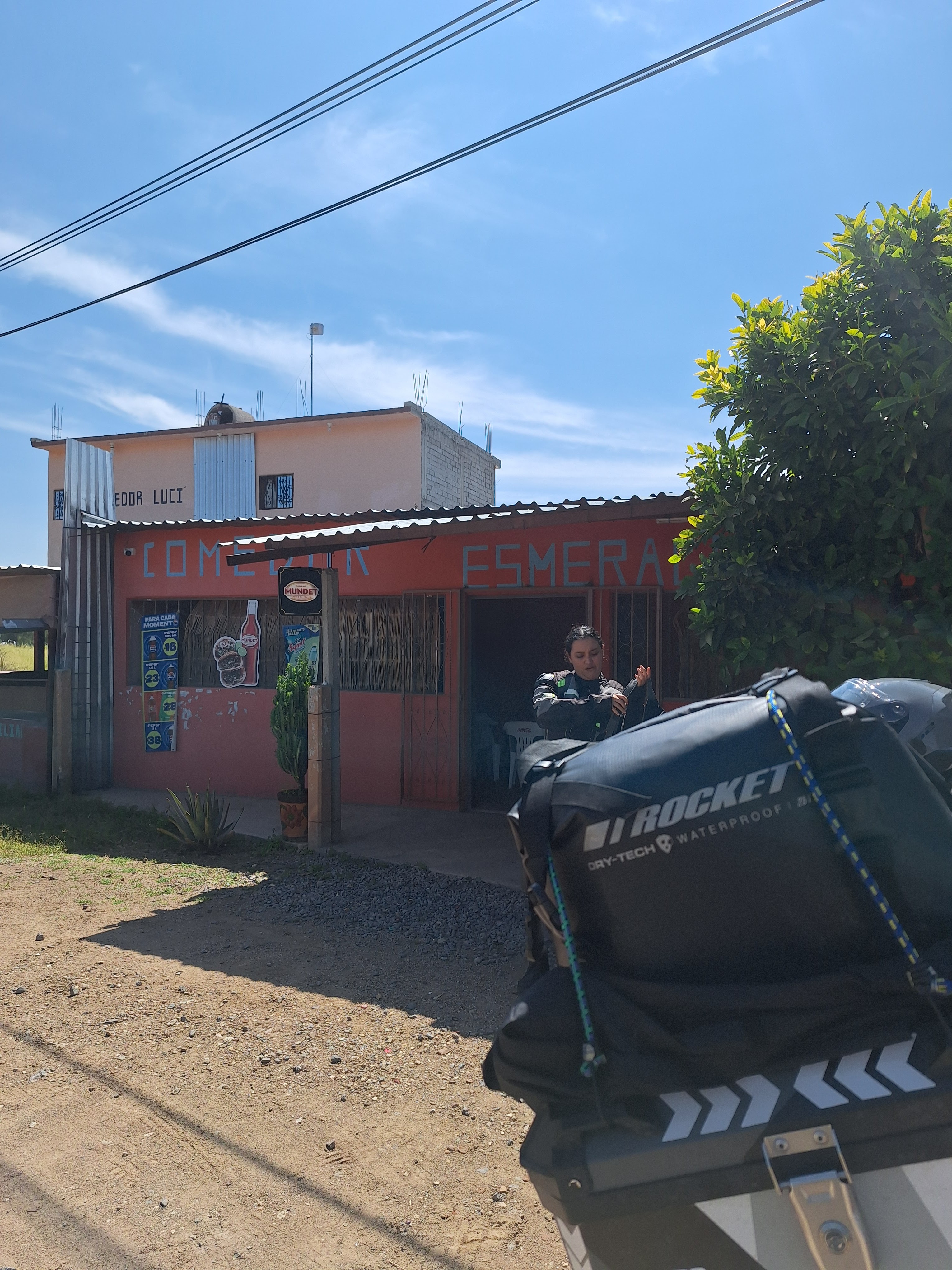 Comedor Esmeralda image 6