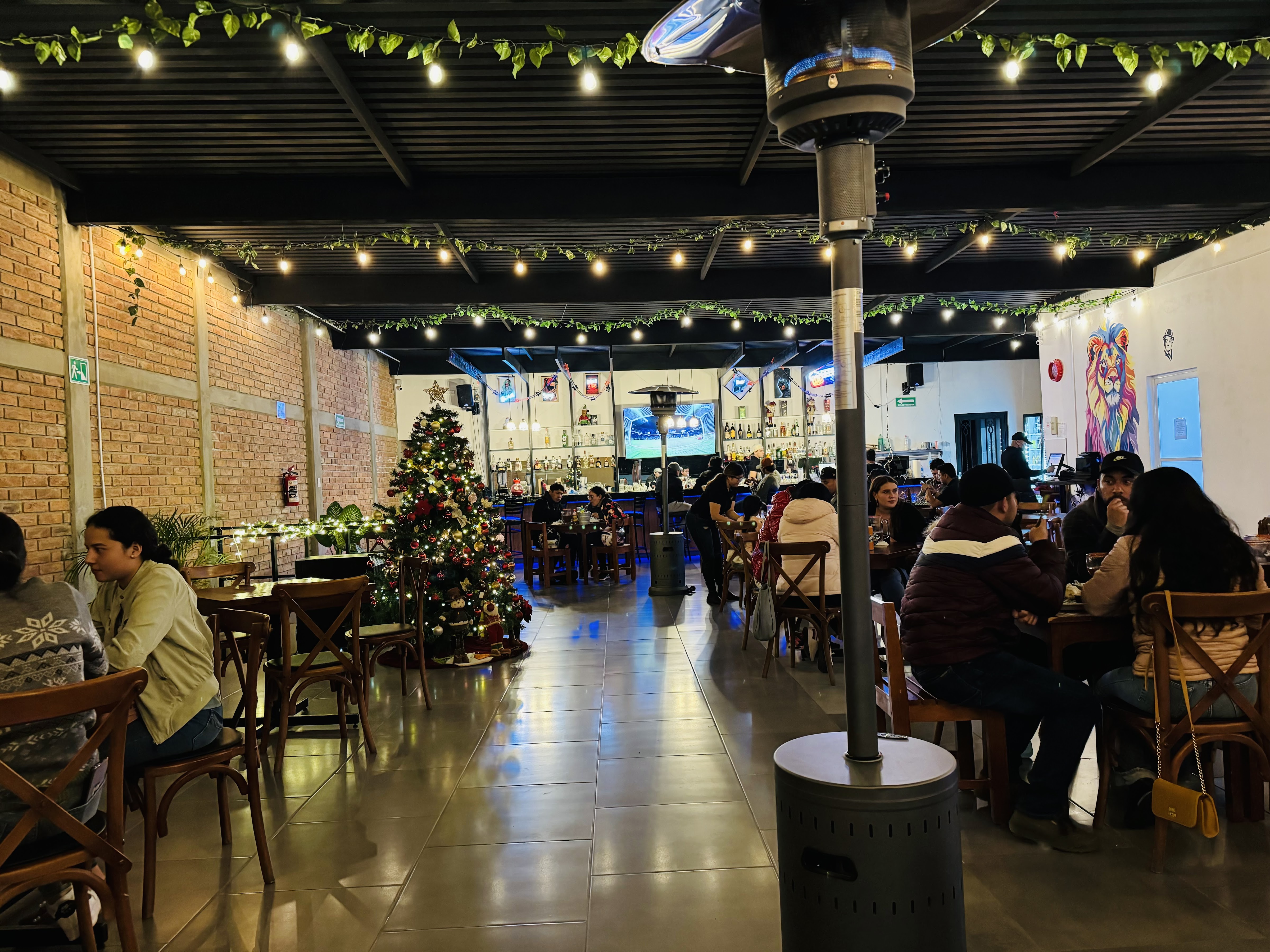 Nola restaurant-bar image 6