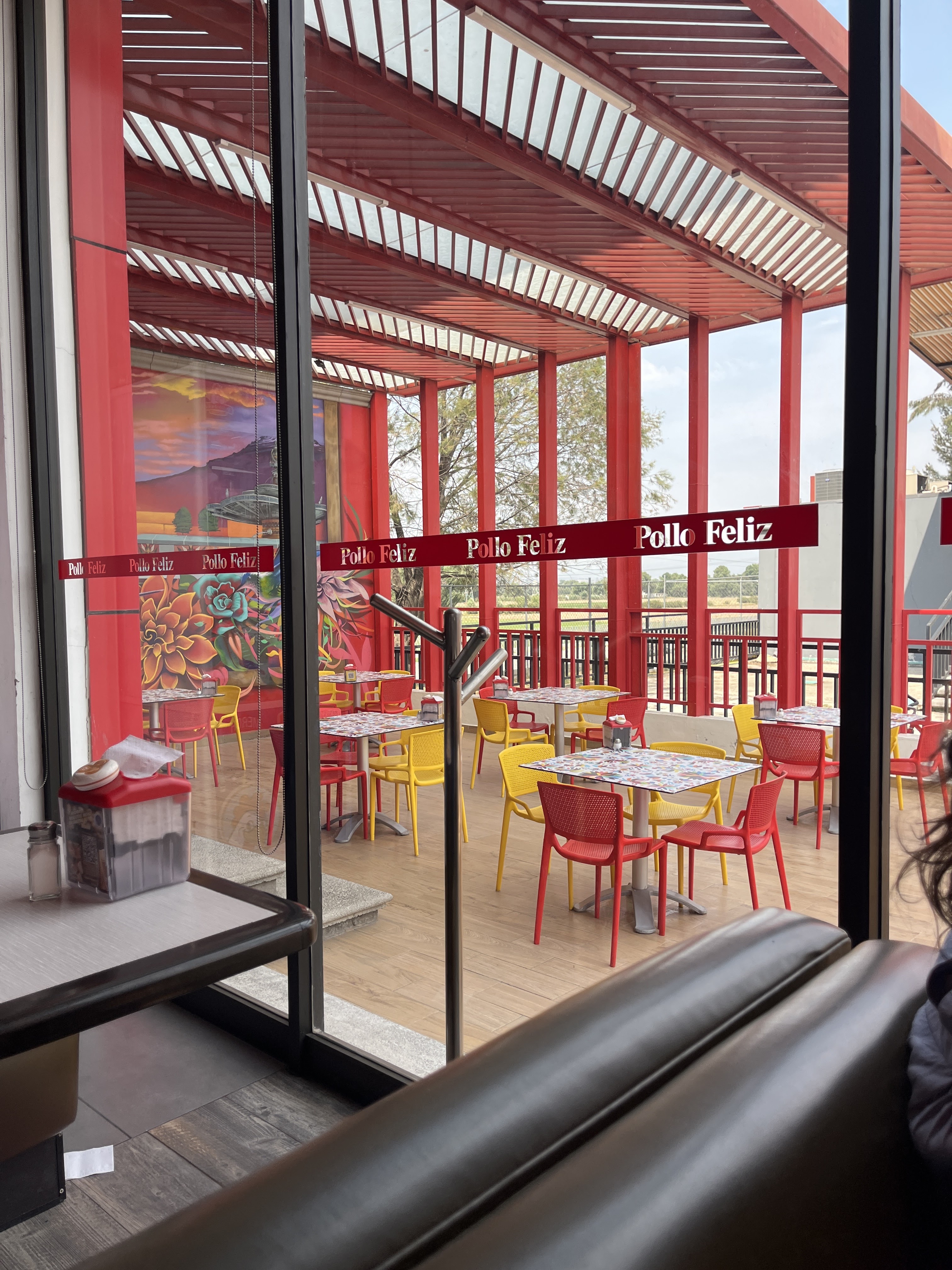 Pollo Feliz Autopista Puebla-México Avanza image 4