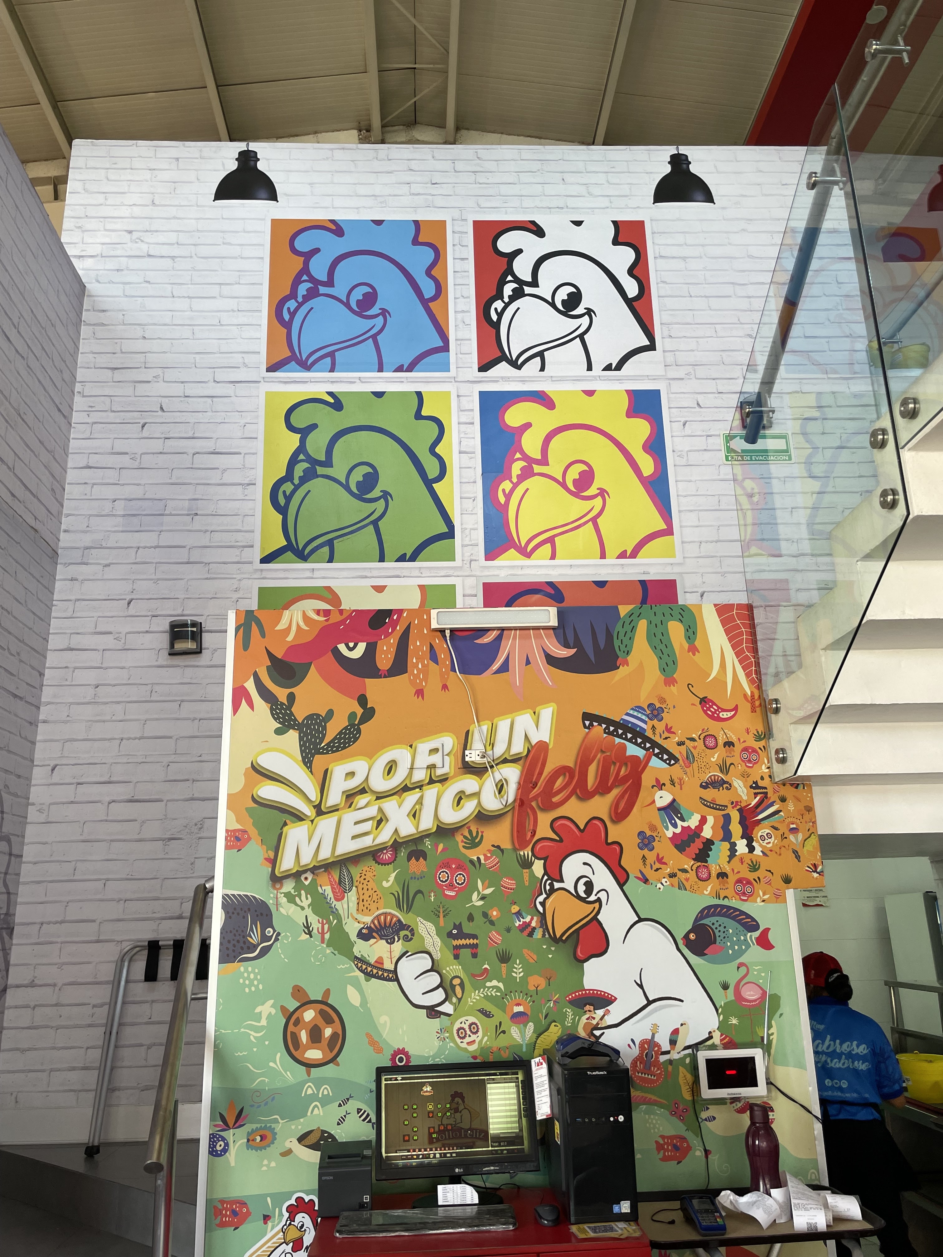 Pollo Feliz Autopista Puebla-México Avanza image 5