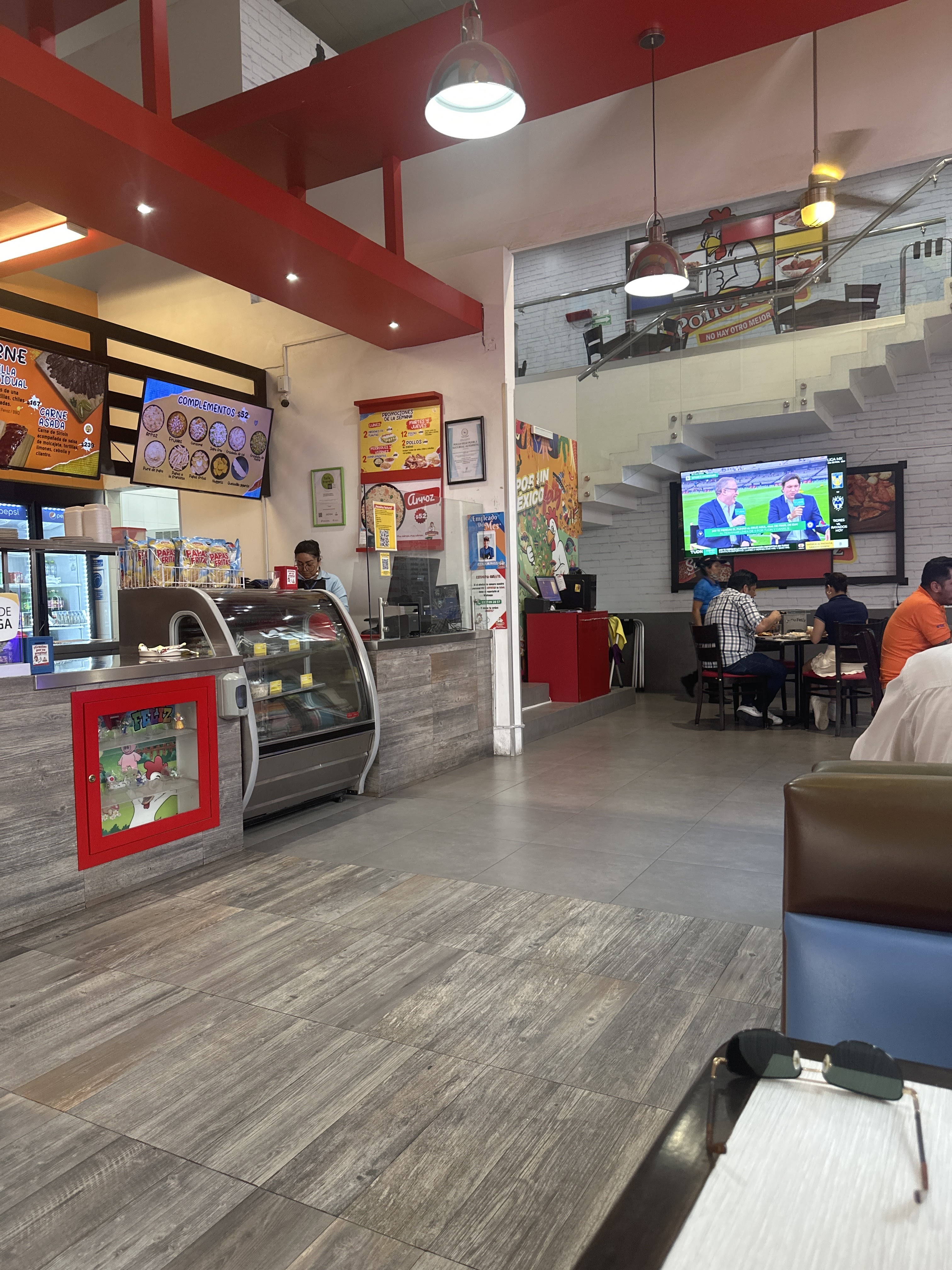 Pollo Feliz Autopista Puebla-México Avanza image 6