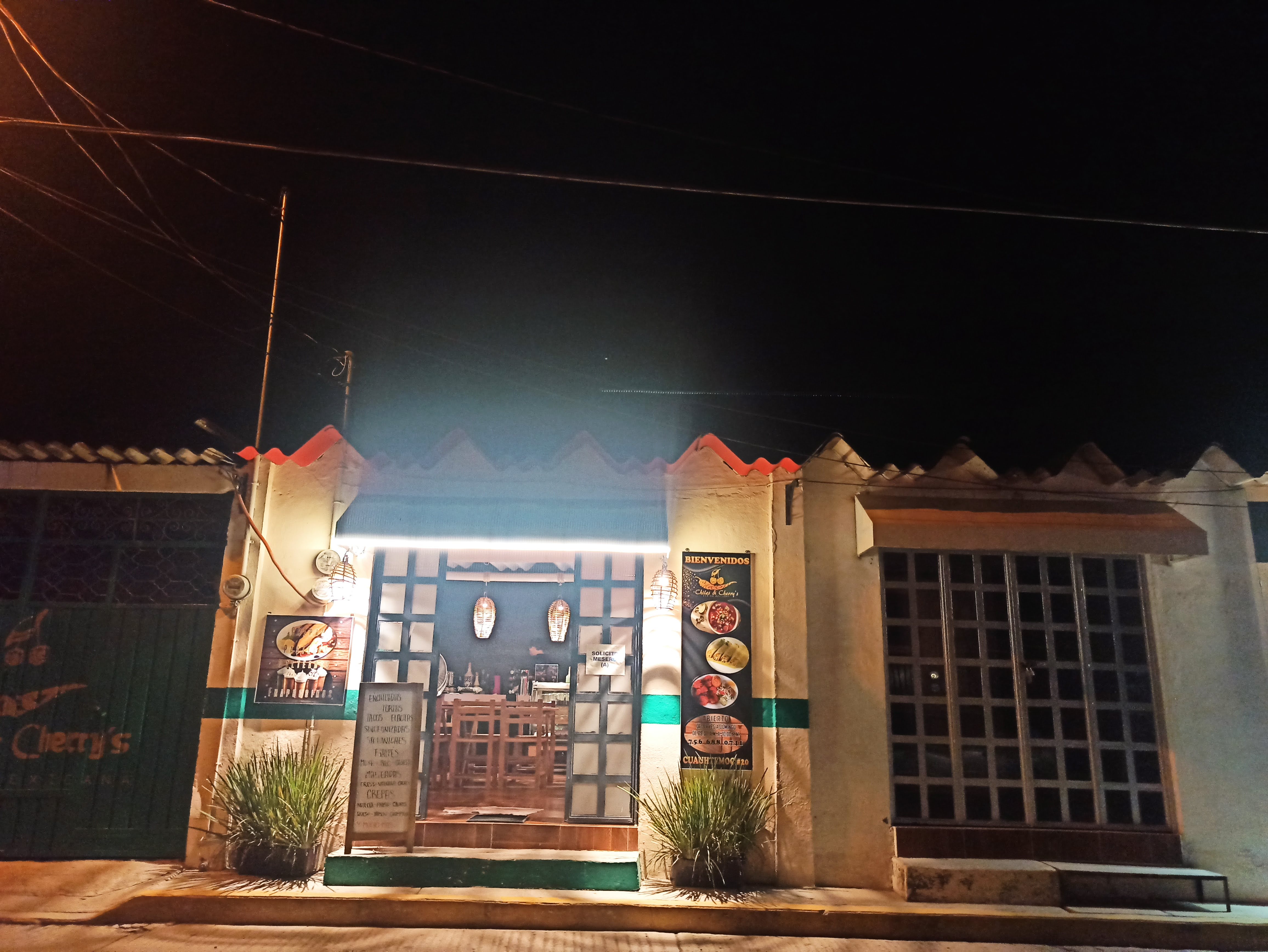 Chiles & cherry's image 3