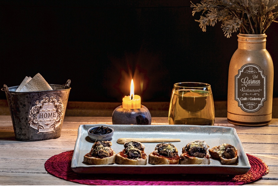 Del Carmen Restaurant . Cafè image 5