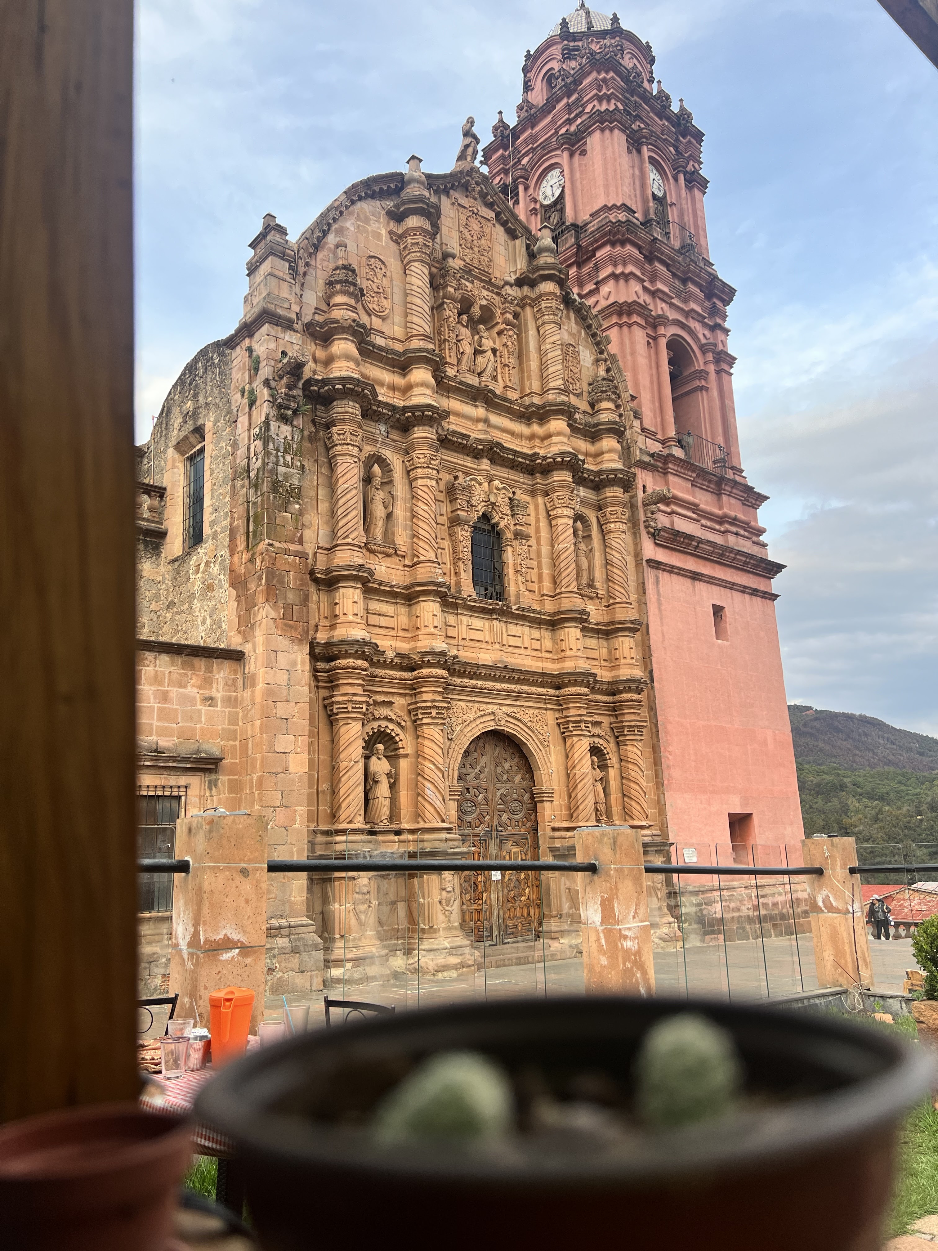 "1937" Cafetería image 10