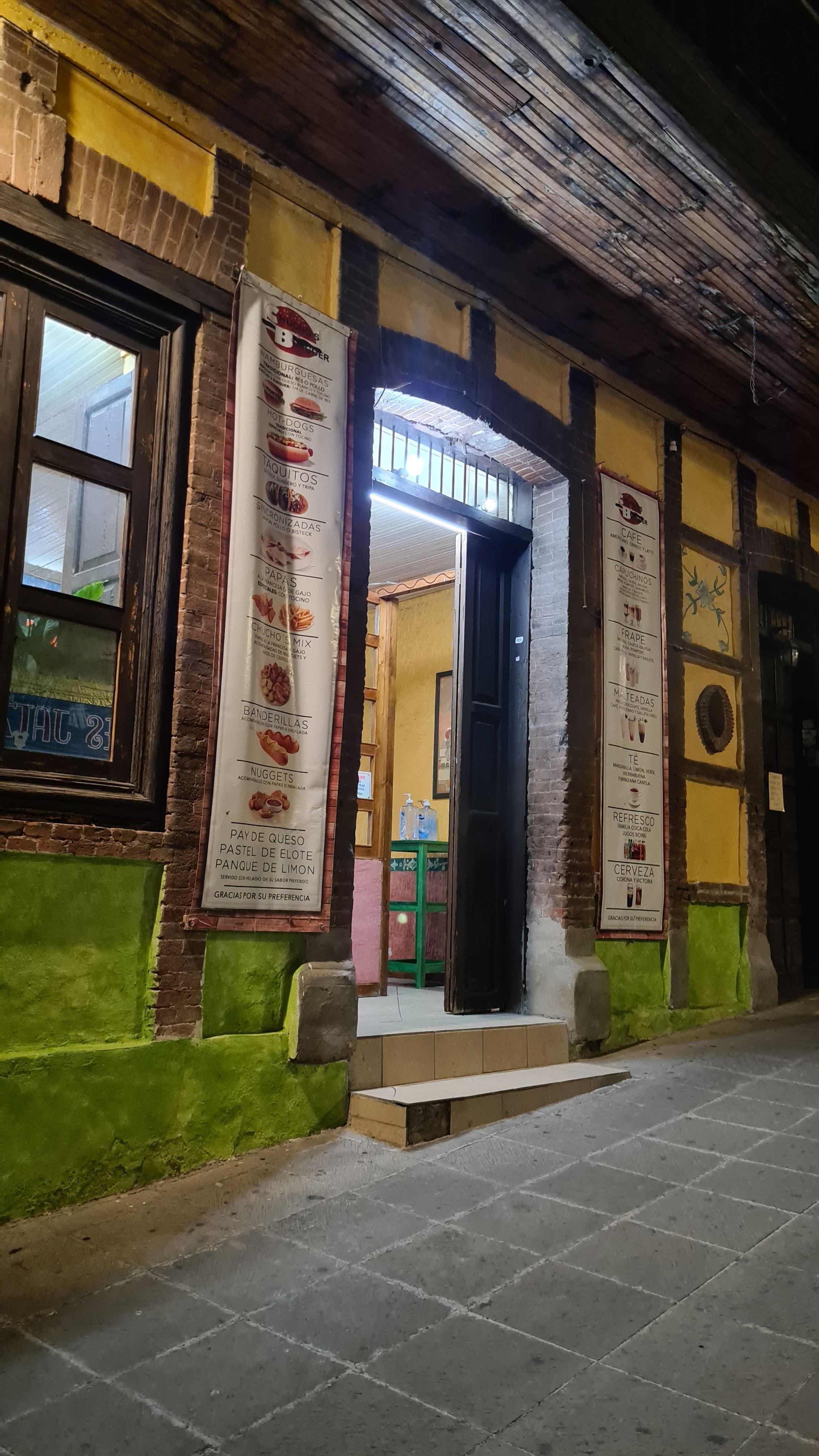 Chucho's Burgers image 1