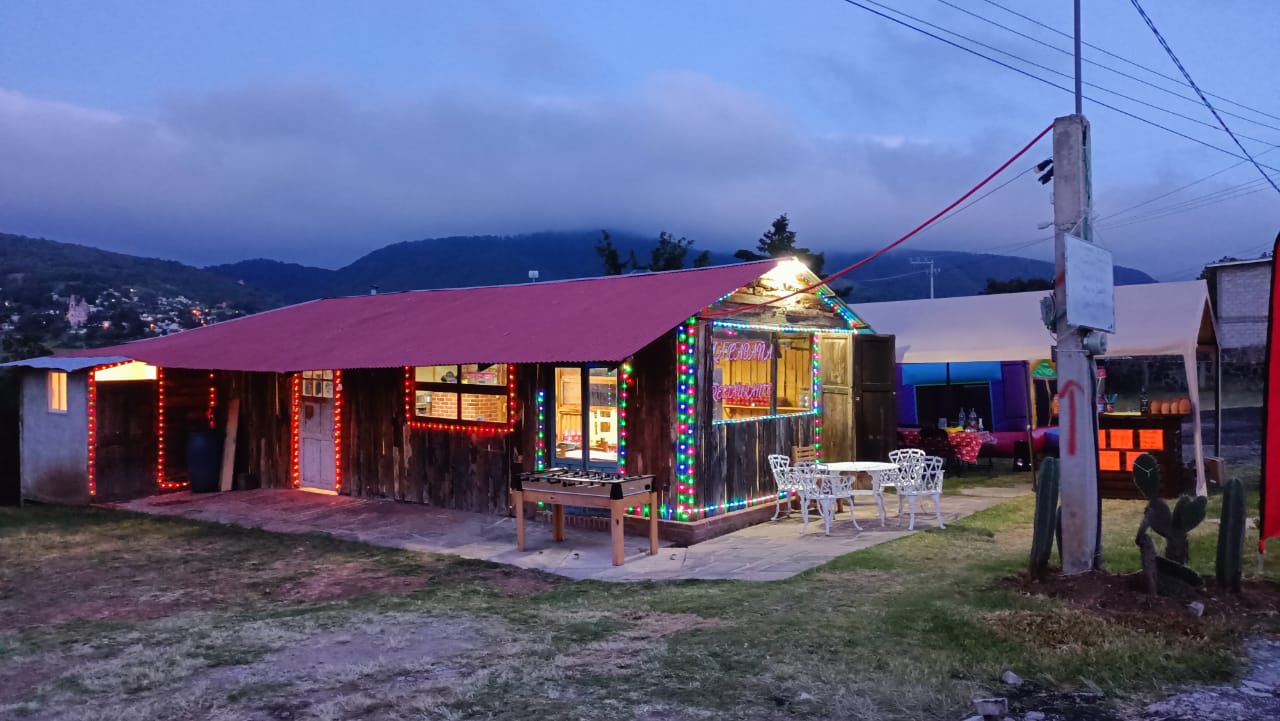 "LA CABAÑA DE SANTA " image 2