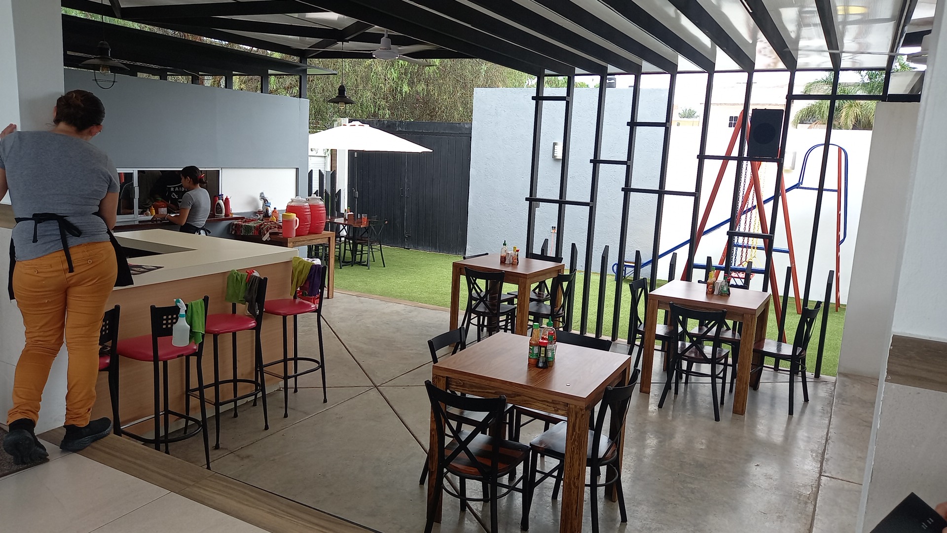 Los Sauces - Sushi, Mariscos y Carnes image 1