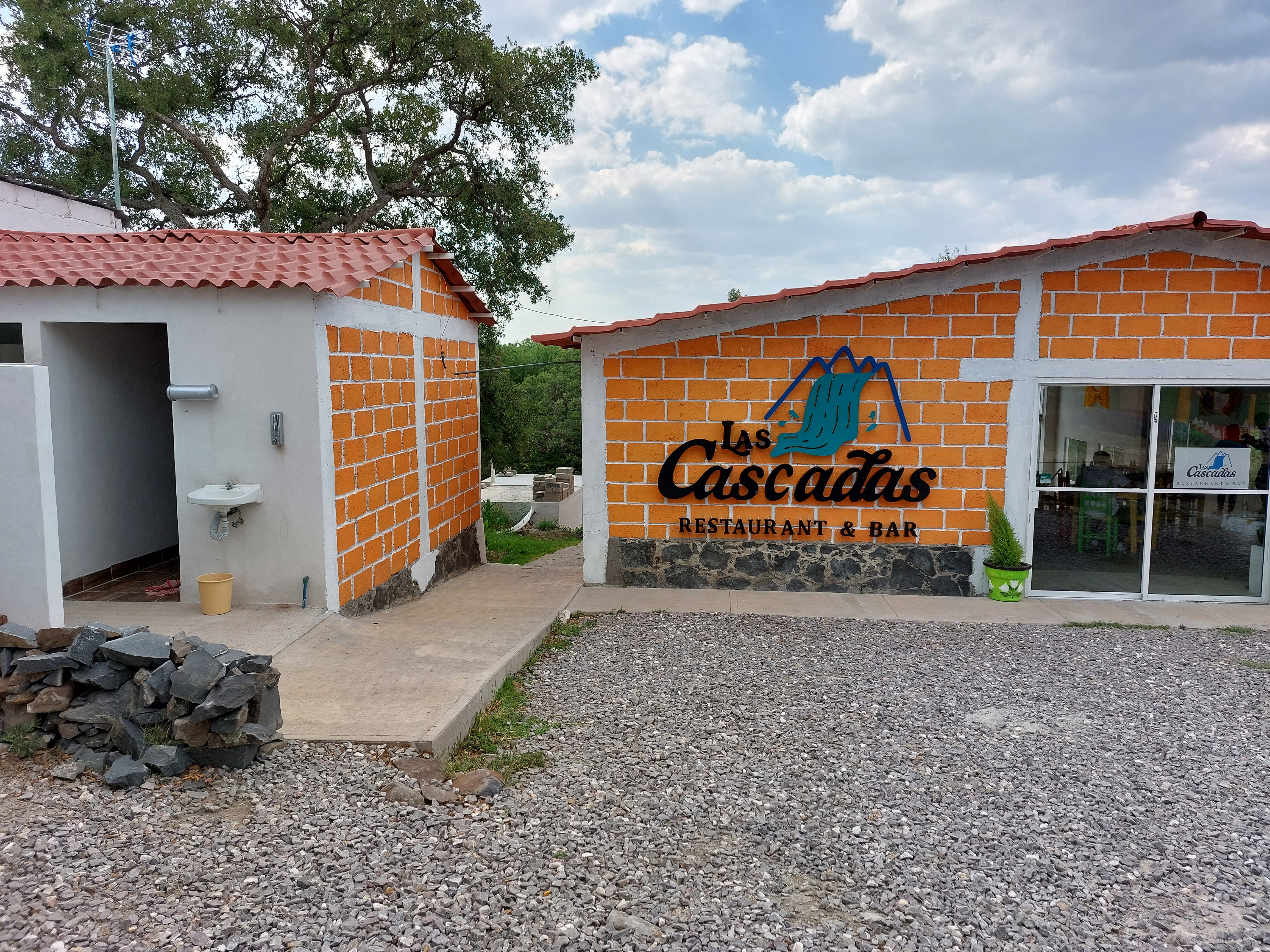 Restaurant & Bar Las Cascadas en el año 2024 image 1